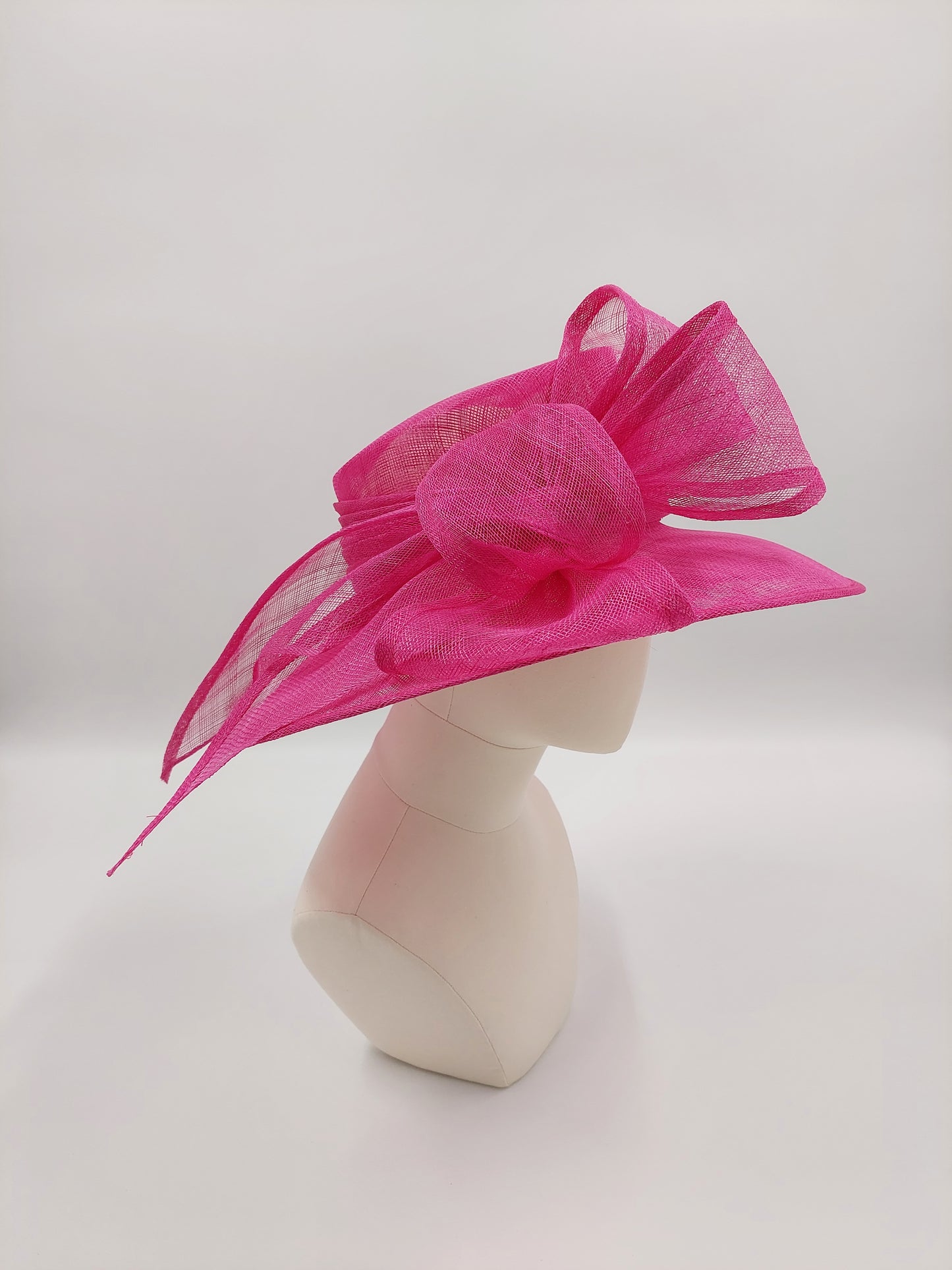 Hat Haven Millinery hat store in Louisville Kentucky, custom hat maker, miller, ladies dress hats, wedding hats, Kentucky Derby hats, fascinators, hatinators, men's hats, hat bands, Ascot hats, fashion on the field, race day hats.