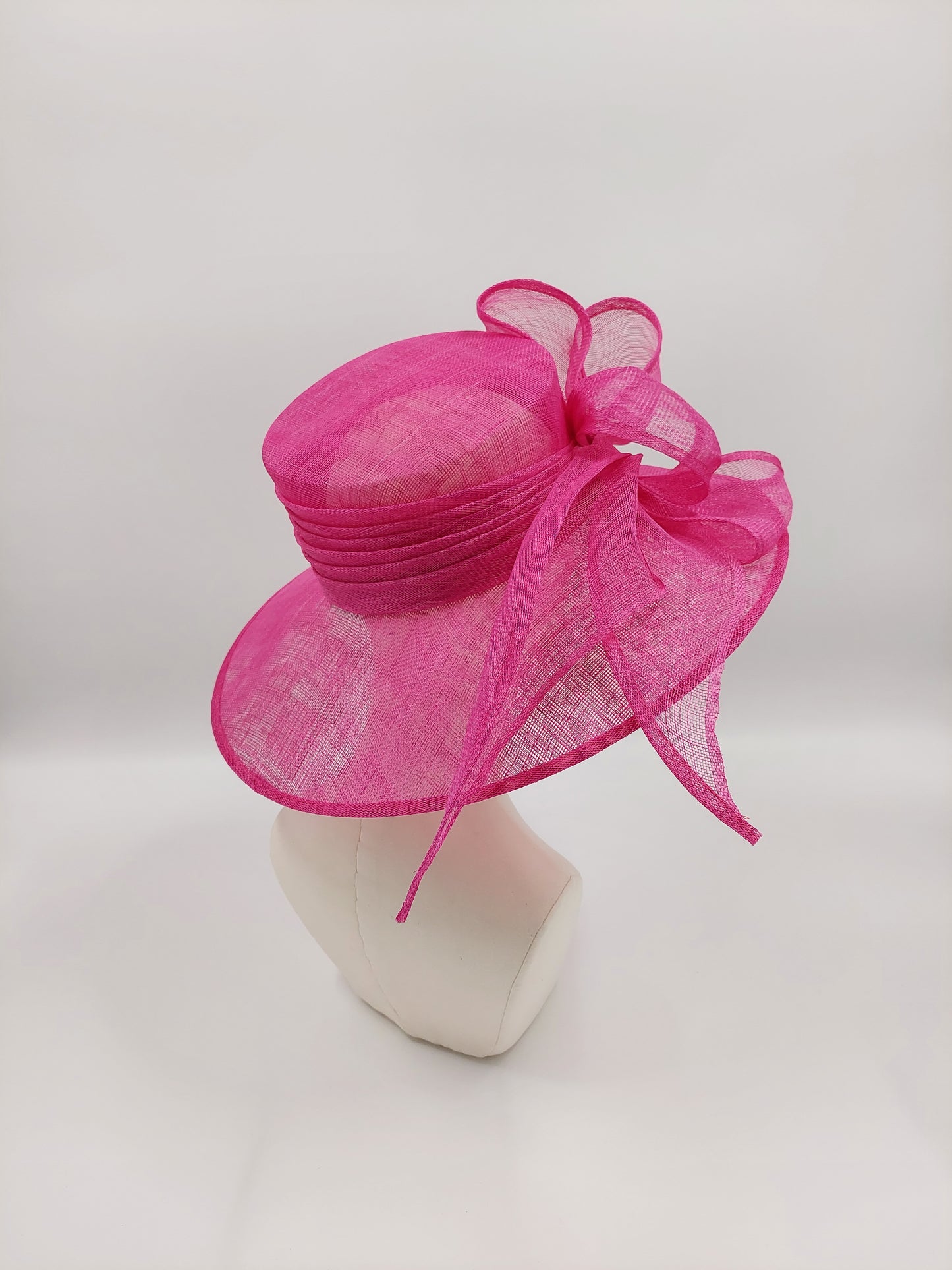 Hat Haven Millinery hat store in Louisville Kentucky, custom hat maker, miller, ladies dress hats, wedding hats, Kentucky Derby hats, fascinators, hatinators, men's hats, hat bands, Ascot hats, fashion on the field, race day hats.