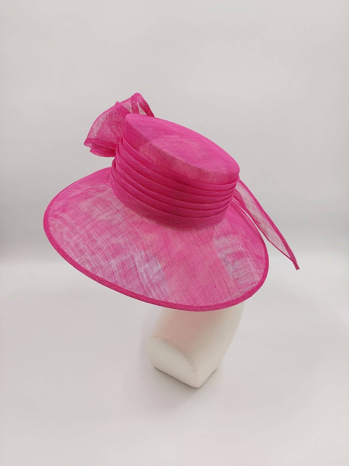 Hat Haven Millinery hat store in Louisville Kentucky, custom hat maker, miller, ladies dress hats, wedding hats, Kentucky Derby hats, fascinators, hatinators, men's hats, hat bands, Ascot hats, fashion on the field, race day hats.