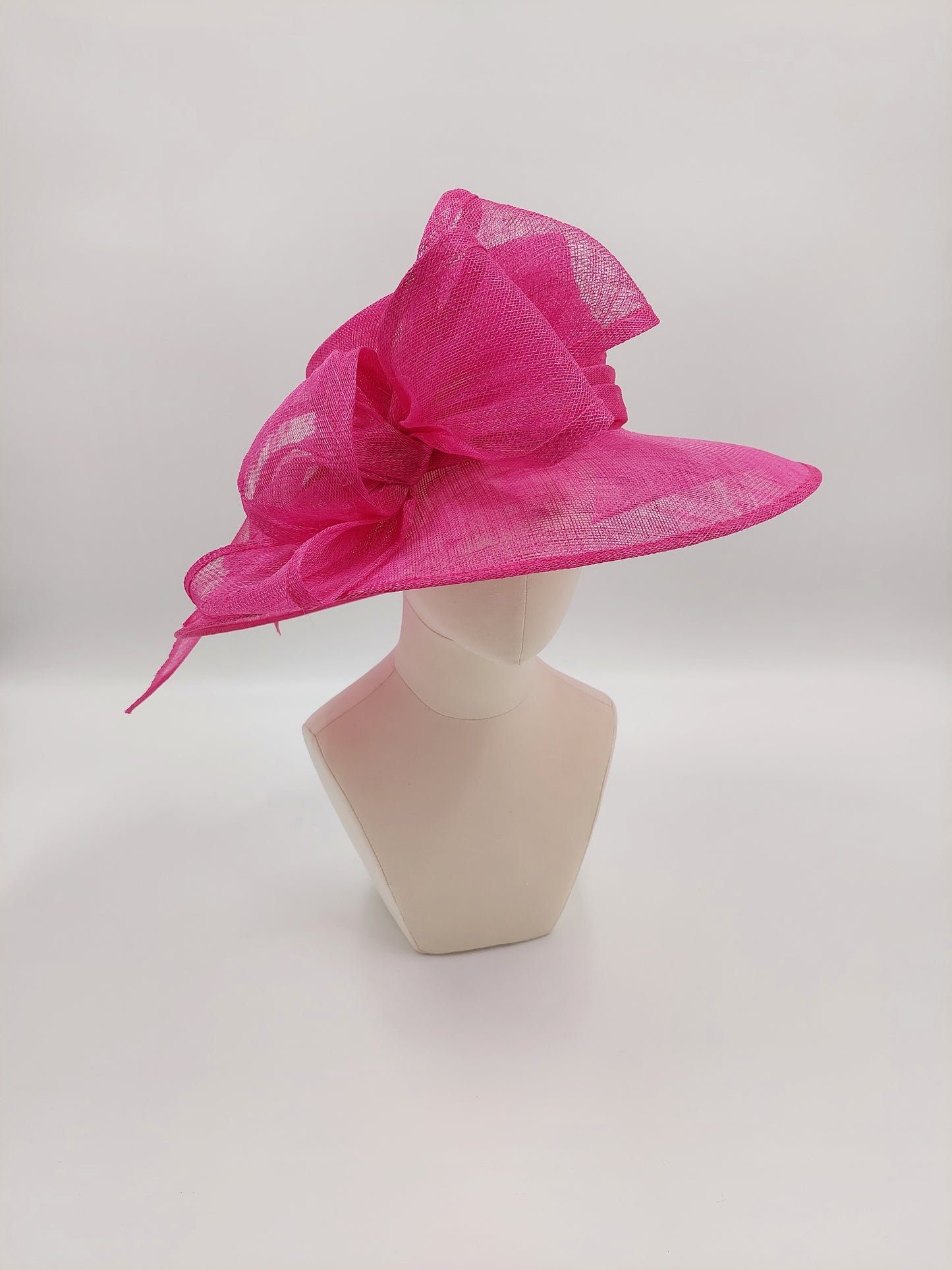 Hat Haven Millinery hat store in Louisville Kentucky, custom hat maker, miller, ladies dress hats, wedding hats, Kentucky Derby hats, fascinators, hatinators, men's hats, hat bands, Ascot hats, fashion on the field, race day hats.
