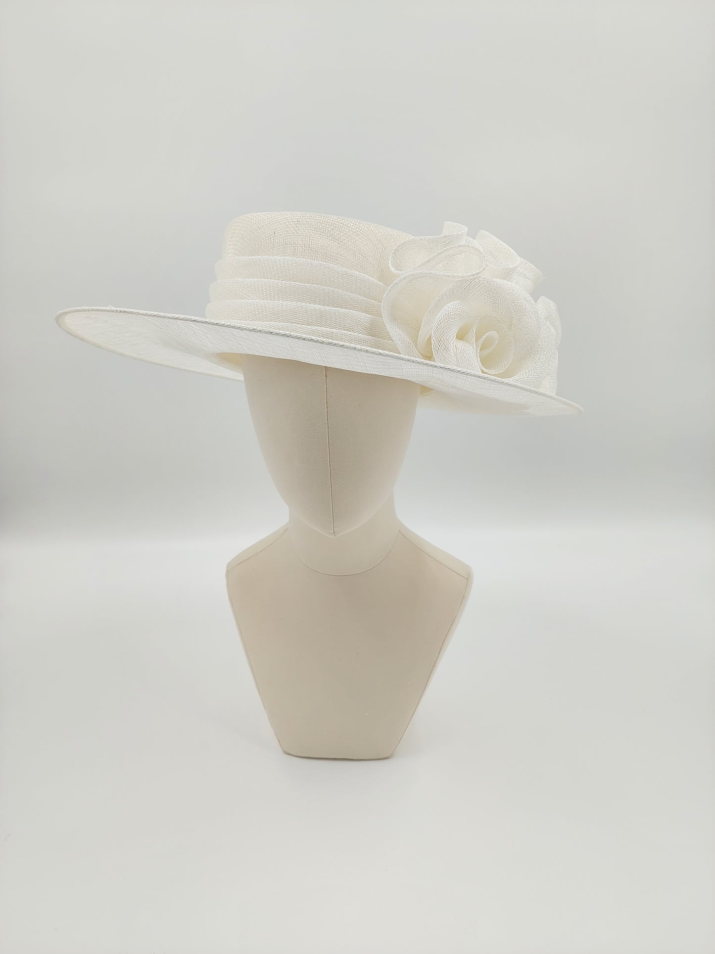 Hat Haven Millinery hat store in Louisville Kentucky, custom hat maker, miller, ladies dress hats, wedding hats, Kentucky Derby hats, fascinators, hatinators, men's hats, hat bands, Ascot hats, fashion on the field, race day hats.