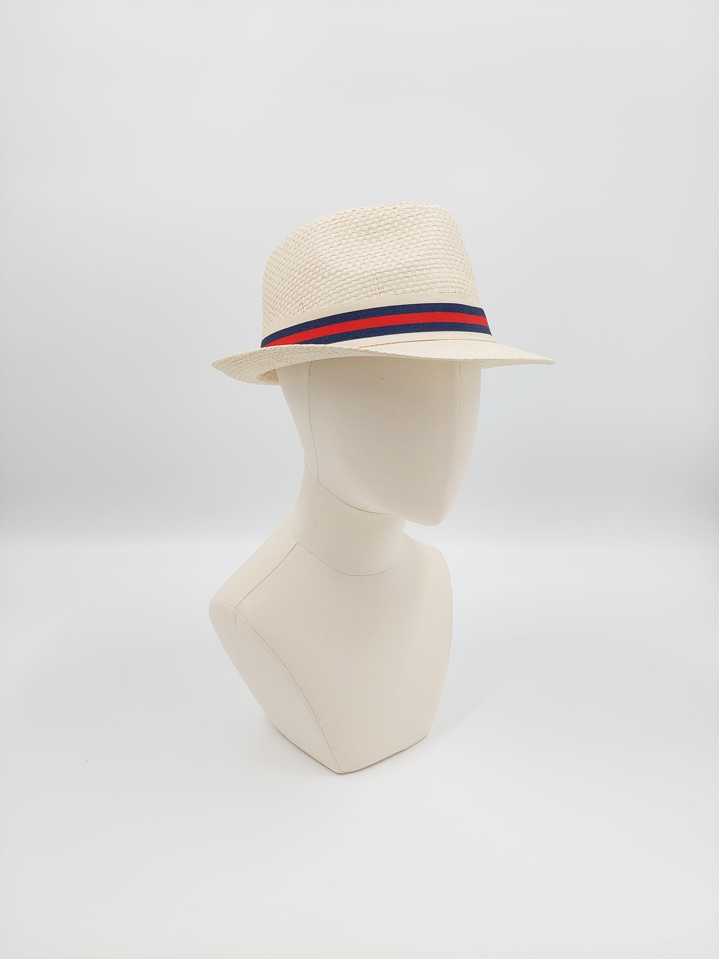 Hat Haven Millinery hat store in Louisville Kentucky, custom hat maker, miller, ladies dress hats, wedding hats, Kentucky Derby hats, fascinators, hatinators, men's hats, hat bands, Ascot hats, fashion on the field, race day hats.