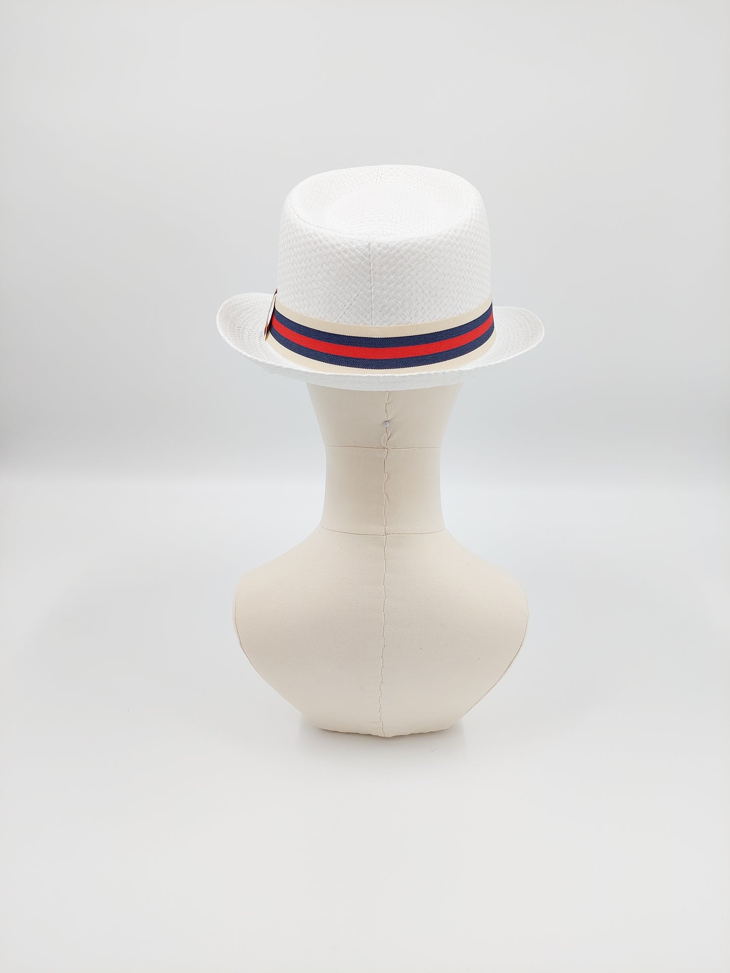 Hat Haven Millinery hat store in Louisville Kentucky, custom hat maker, miller, ladies dress hats, wedding hats, Kentucky Derby hats, fascinators, hatinators, men's hats, hat bands, Ascot hats, fashion on the field, race day hats.