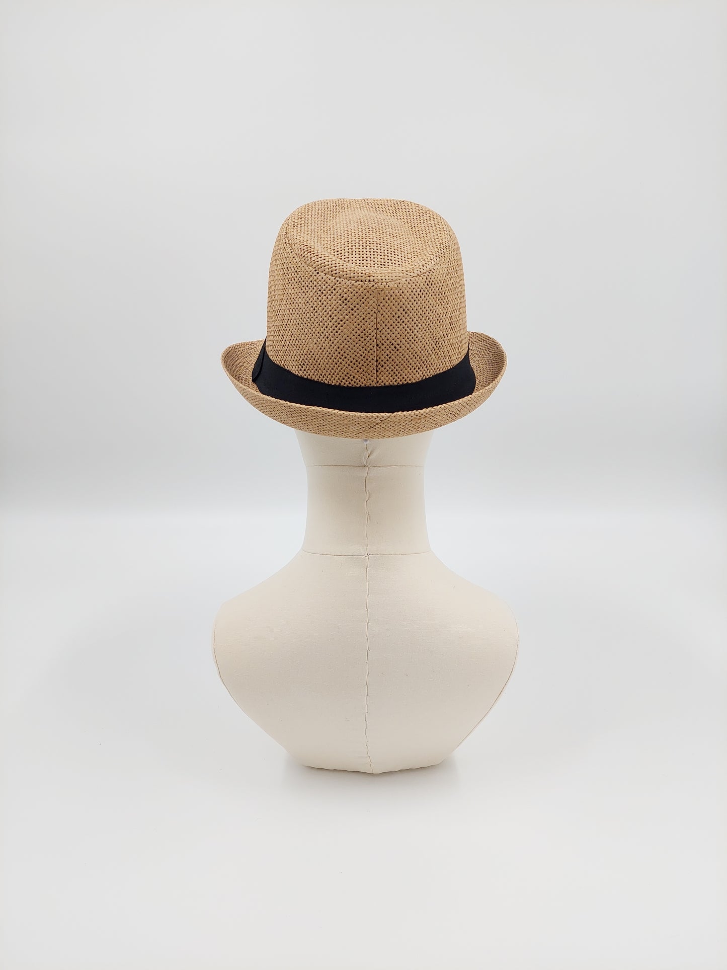 Hat Haven Millinery hat store in Louisville Kentucky, custom hat maker, miller, ladies dress hats, wedding hats, Kentucky Derby hats, fascinators, hatinators, men's hats, hat bands, Ascot hats, fashion on the field, race day hats.