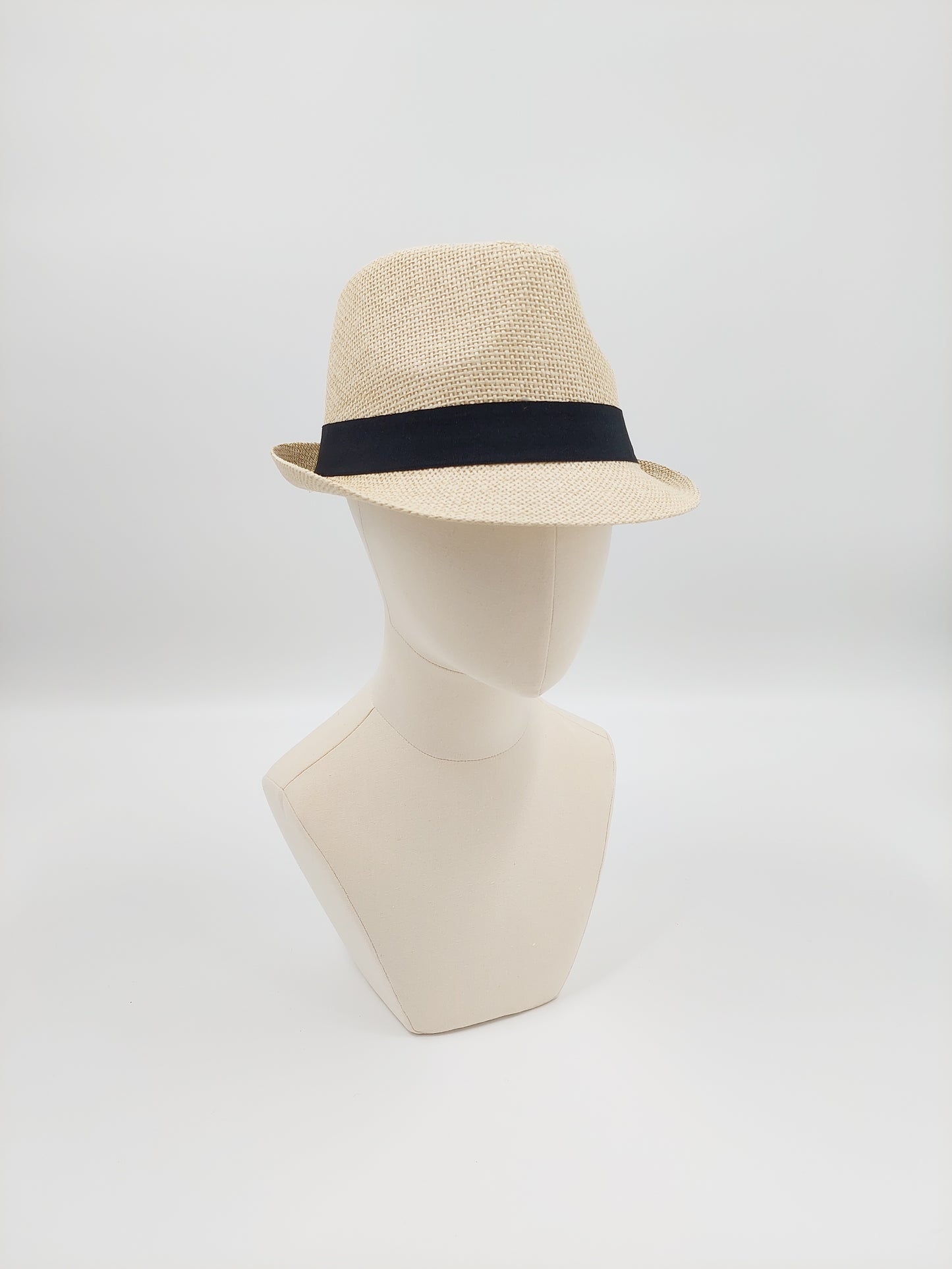 Hat Haven Millinery hat store in Louisville Kentucky, custom hat maker, miller, ladies dress hats, wedding hats, Kentucky Derby hats, fascinators, hatinators, men's hats, hat bands, Ascot hats, fashion on the field, race day hats.
