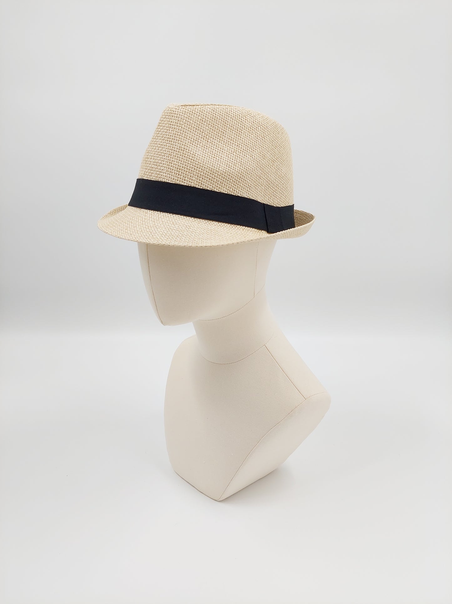 Hat Haven Millinery hat store in Louisville Kentucky, custom hat maker, miller, ladies dress hats, wedding hats, Kentucky Derby hats, fascinators, hatinators, men's hats, hat bands, Ascot hats, fashion on the field, race day hats.