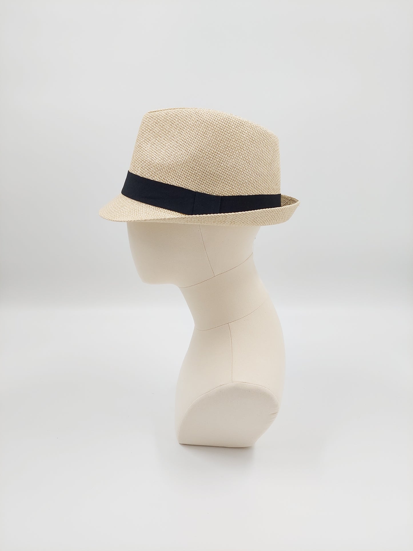 Hat Haven Millinery hat store in Louisville Kentucky, custom hat maker, miller, ladies dress hats, wedding hats, Kentucky Derby hats, fascinators, hatinators, men's hats, hat bands, Ascot hats, fashion on the field, race day hats.
