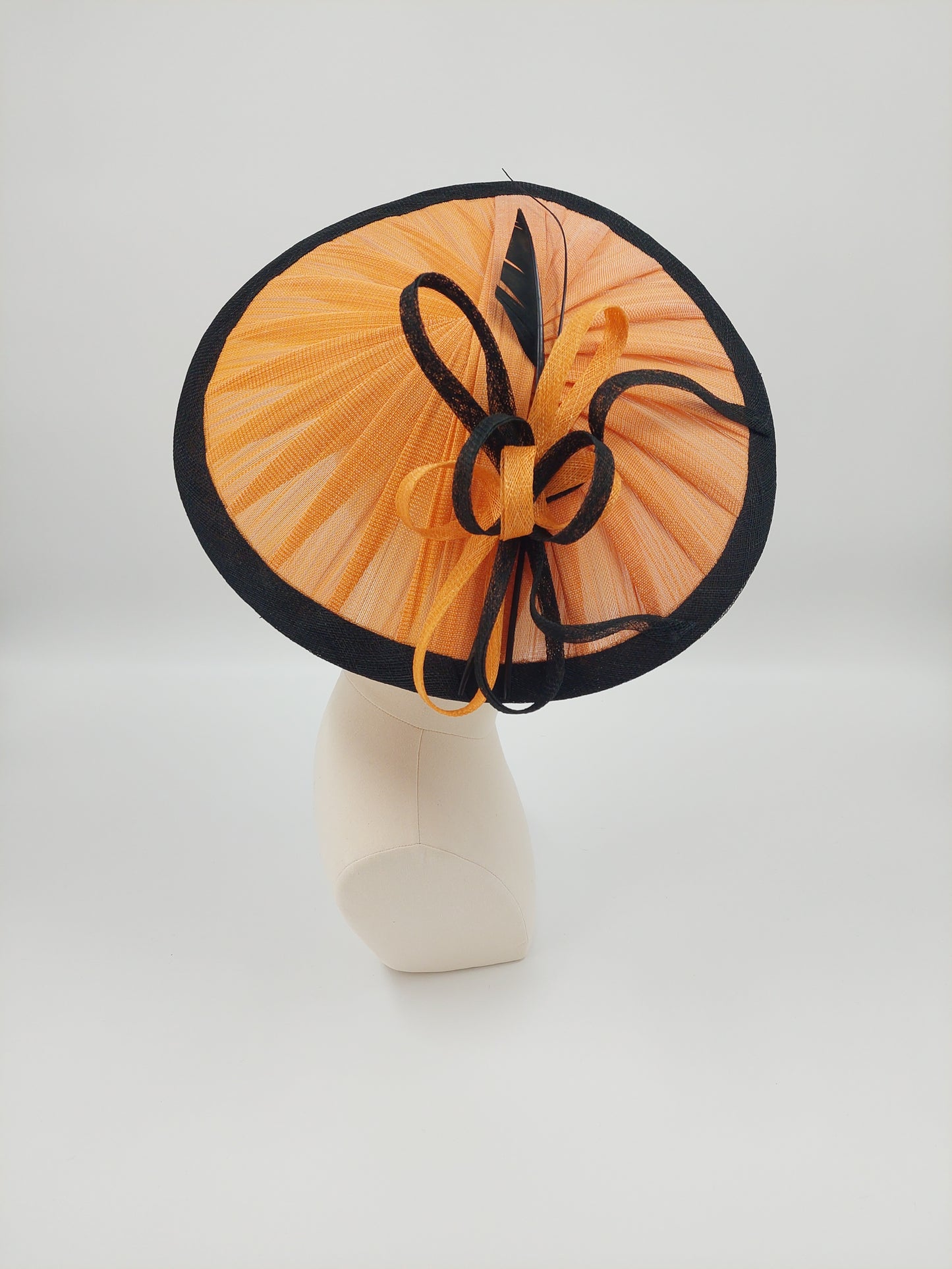 Hat Haven Millinery hat store in Louisville Kentucky, custom hat maker, miller, ladies dress hats, wedding hats, Kentucky Derby hats, fascinators, hatinators, men's hats, hat bands, Ascot hats, fashion on the field, race day hats.