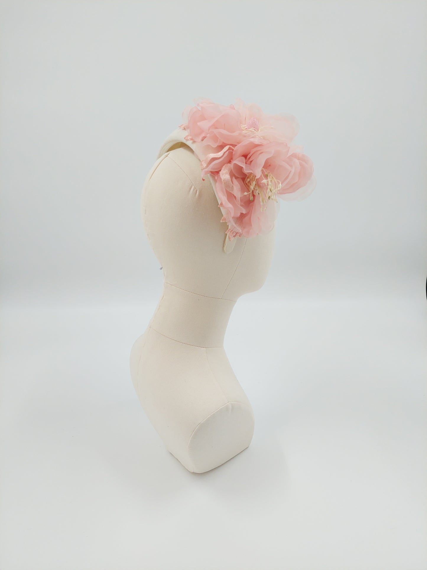 Hat Haven Millinery hat store in Louisville Kentucky, custom hat maker, miller, ladies dress hats, wedding hats, Kentucky Derby hats, fascinators, hatinators, men's hats, hat bands, Ascot hats, fashion on the field, race day hats.