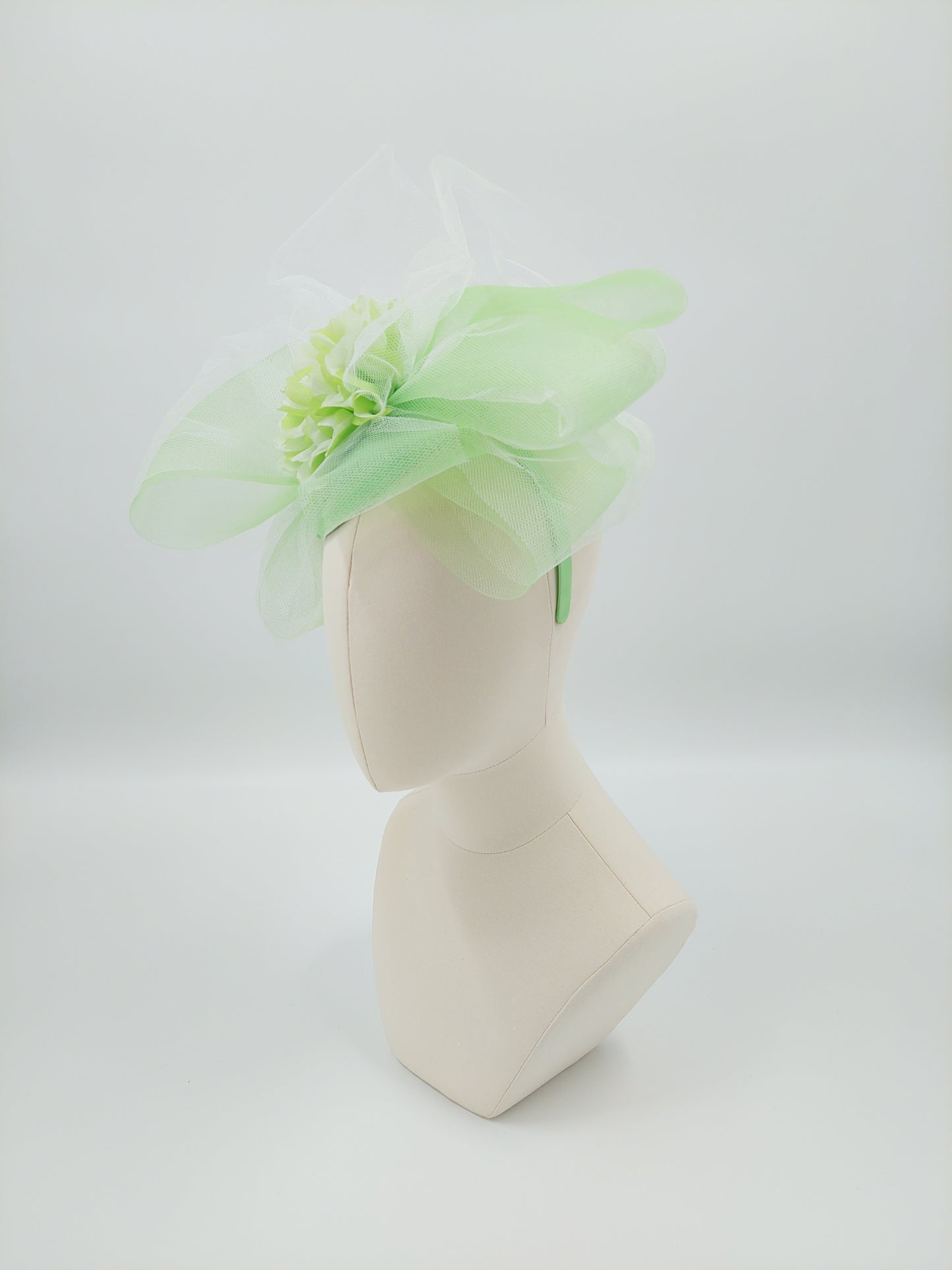 Hat Haven Millinery hat store in Louisville Kentucky, custom hat maker, miller, ladies dress hats, wedding hats, Kentucky Derby hats, fascinators, hatinators, men's hats, hat bands, Ascot hats, fashion on the field, race day hats.