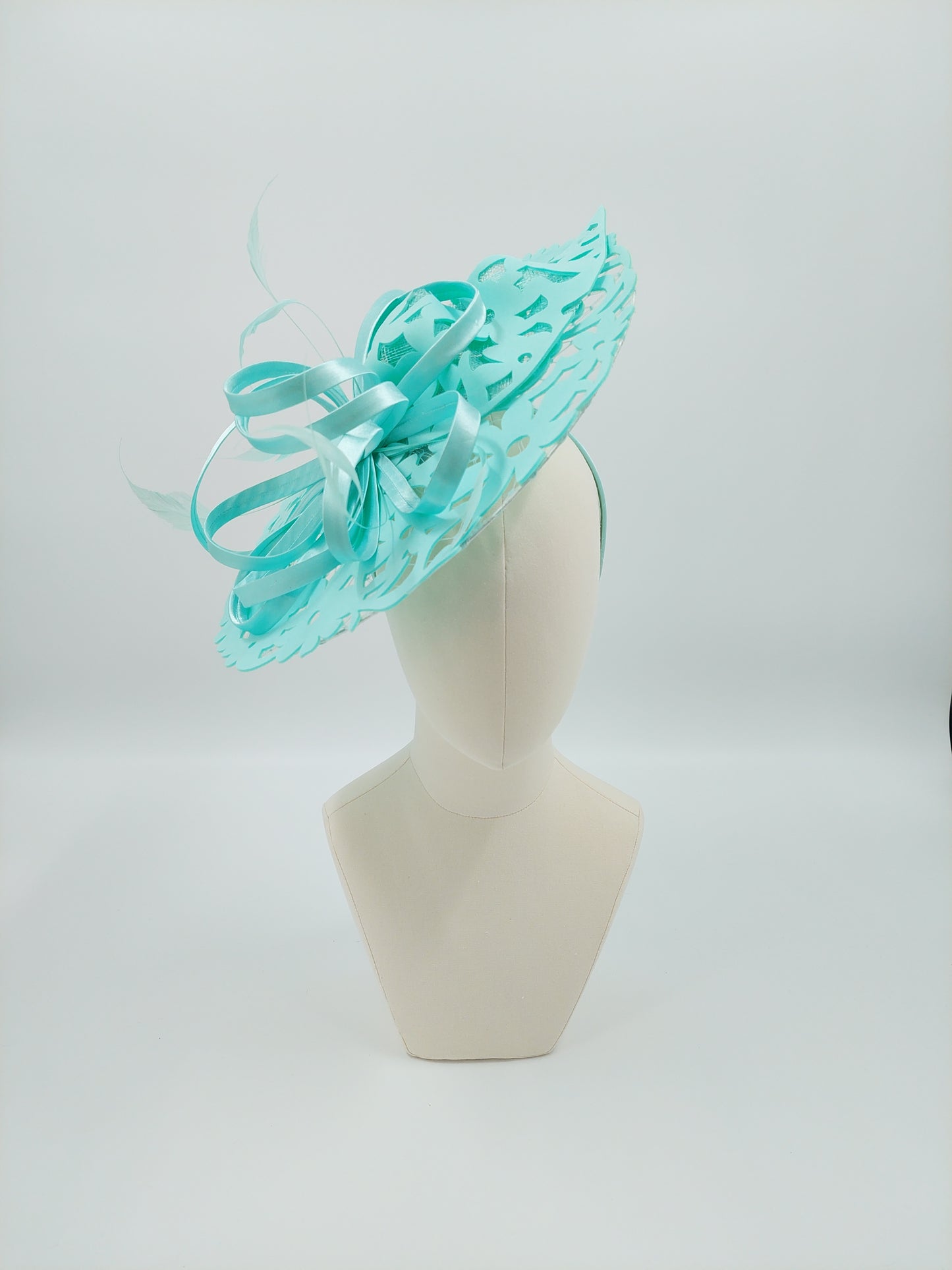 Hat Haven Millinery hat store in Louisville Kentucky, custom hat maker, miller, ladies dress hats, wedding hats, Kentucky Derby hats, fascinators, hatinators, men's hats, hat bands, Ascot hats, fashion on the field, race day hats.