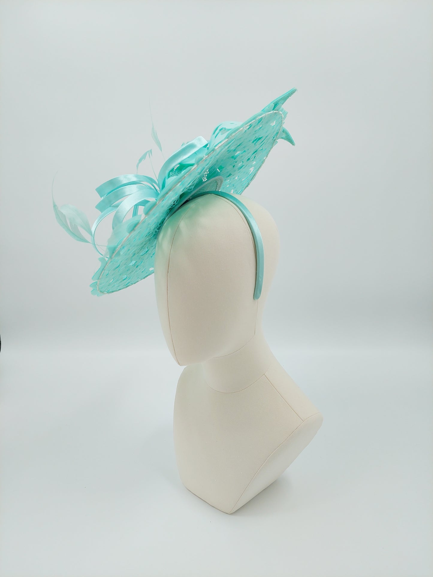 Hat Haven Millinery hat store in Louisville Kentucky, custom hat maker, miller, ladies dress hats, wedding hats, Kentucky Derby hats, fascinators, hatinators, men's hats, hat bands, Ascot hats, fashion on the field, race day hats.