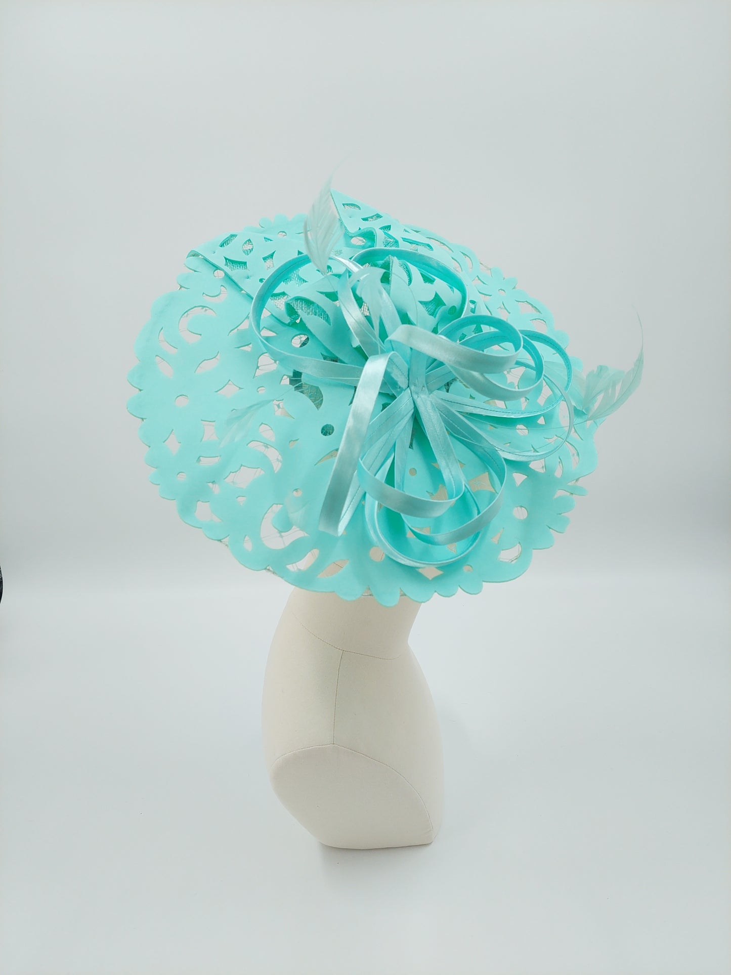 Hat Haven Millinery hat store in Louisville Kentucky, custom hat maker, miller, ladies dress hats, wedding hats, Kentucky Derby hats, fascinators, hatinators, men's hats, hat bands, Ascot hats, fashion on the field, race day hats.