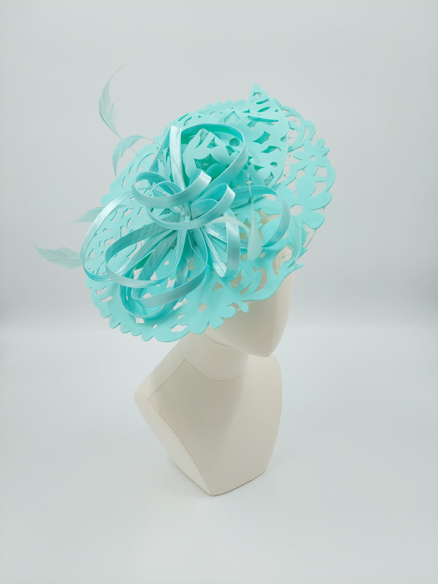 Hat Haven Millinery hat store in Louisville Kentucky, custom hat maker, miller, ladies dress hats, wedding hats, Kentucky Derby hats, fascinators, hatinators, men's hats, hat bands, Ascot hats, fashion on the field, race day hats.