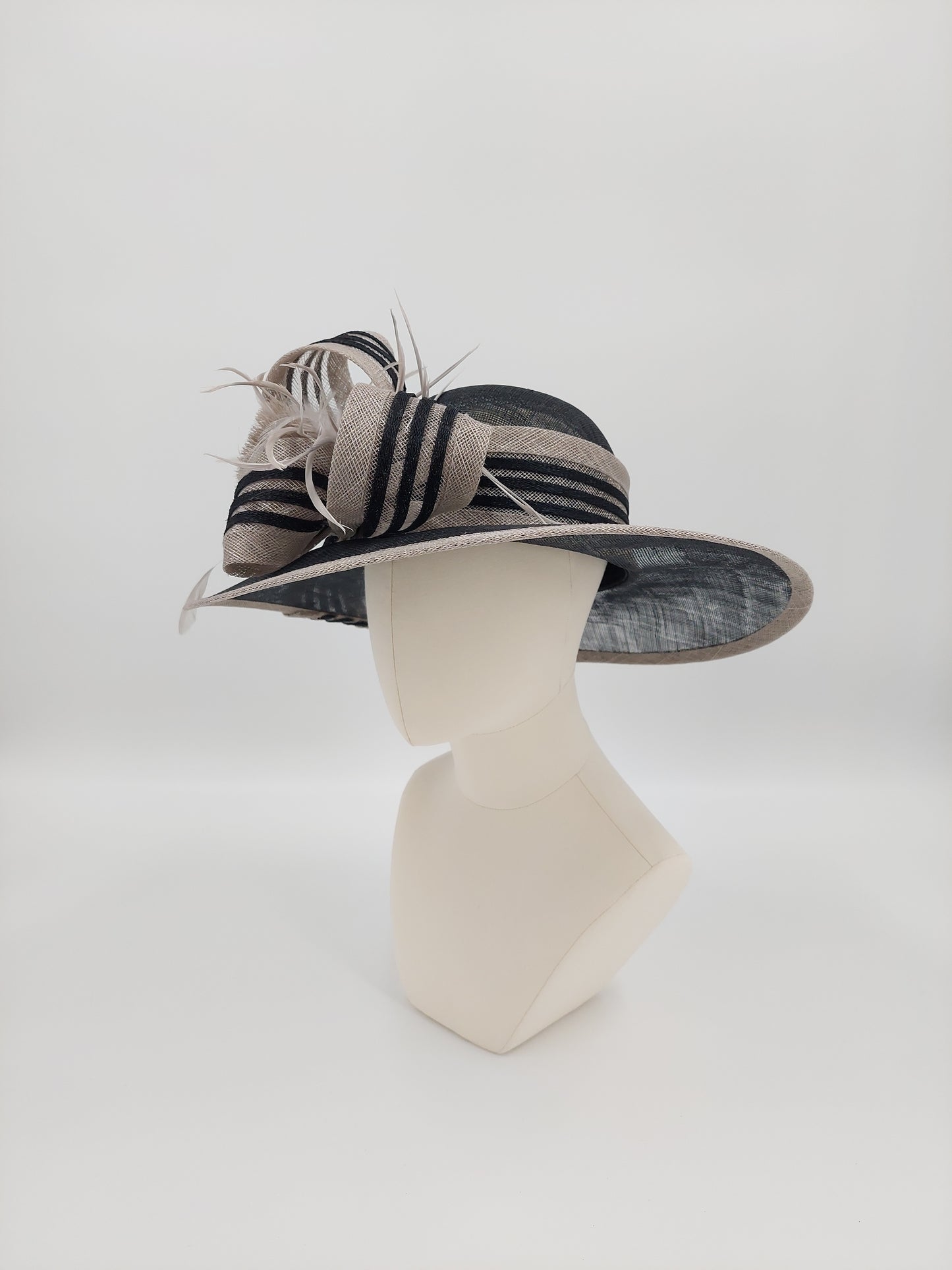 Hat Haven Millinery hat store in Louisville Kentucky, custom hat maker, miller, ladies dress hats, wedding hats, Kentucky Derby hats, fascinators, hatinators, men's hats, hat bands, Ascot hats, fashion on the field, race day hats.