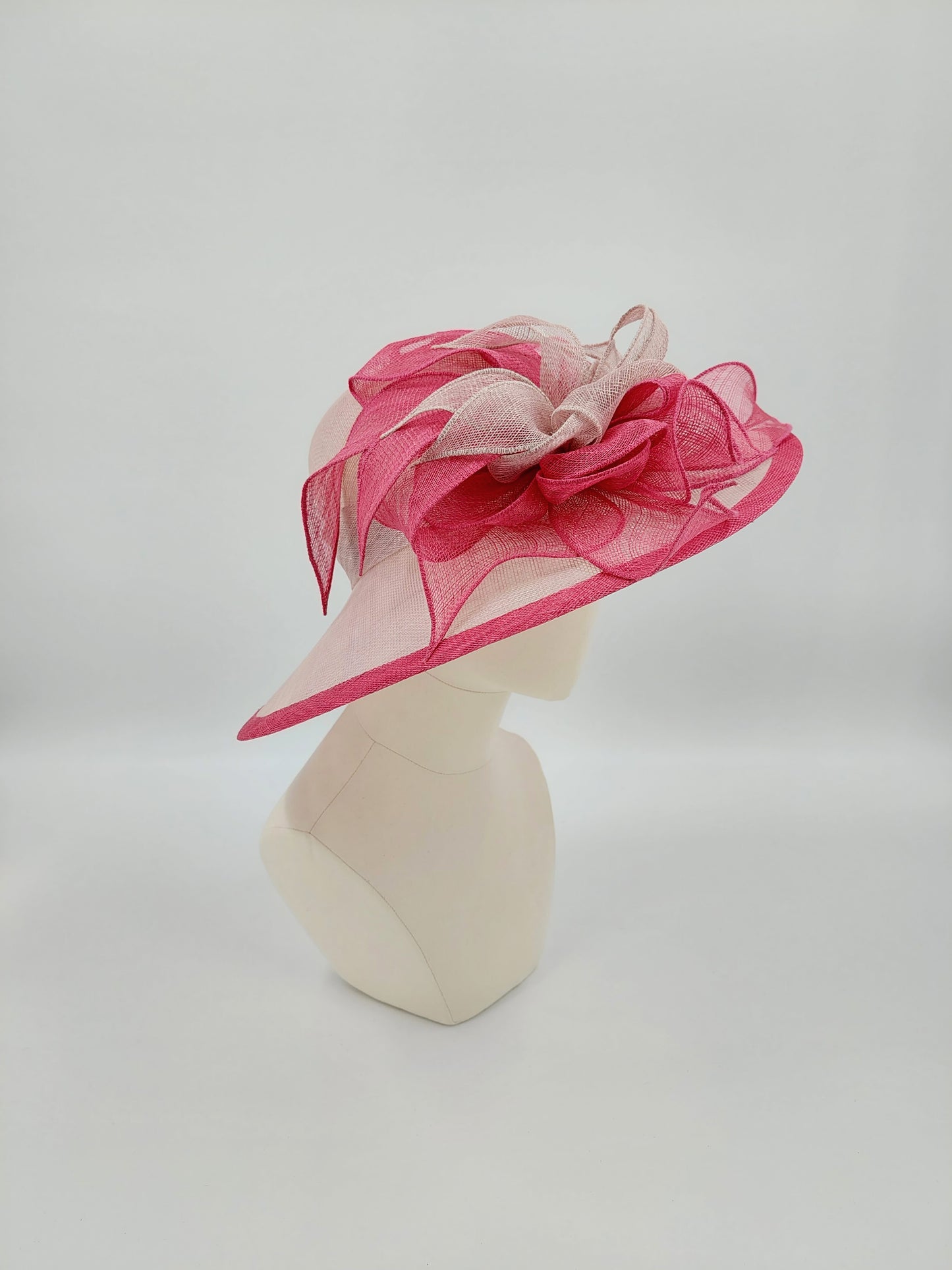 Hat Haven Millinery hat store in Louisville Kentucky, custom hat maker, miller, ladies dress hats, wedding hats, Kentucky Derby hats, fascinators, hatinators, men's hats, hat bands, Ascot hats, fashion on the field, race day hats.