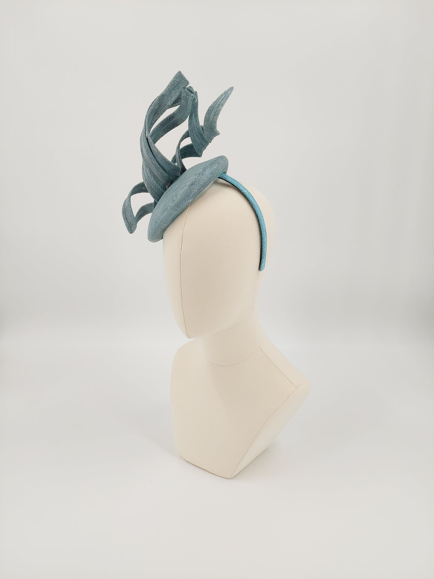 Hat Haven Millinery hat store in Louisville Kentucky, custom hat maker, miller, ladies dress hats, wedding hats, Kentucky Derby hats, fascinators, hatinators, men's hats, hat bands, Ascot hats, fashion on the field, race day hats.