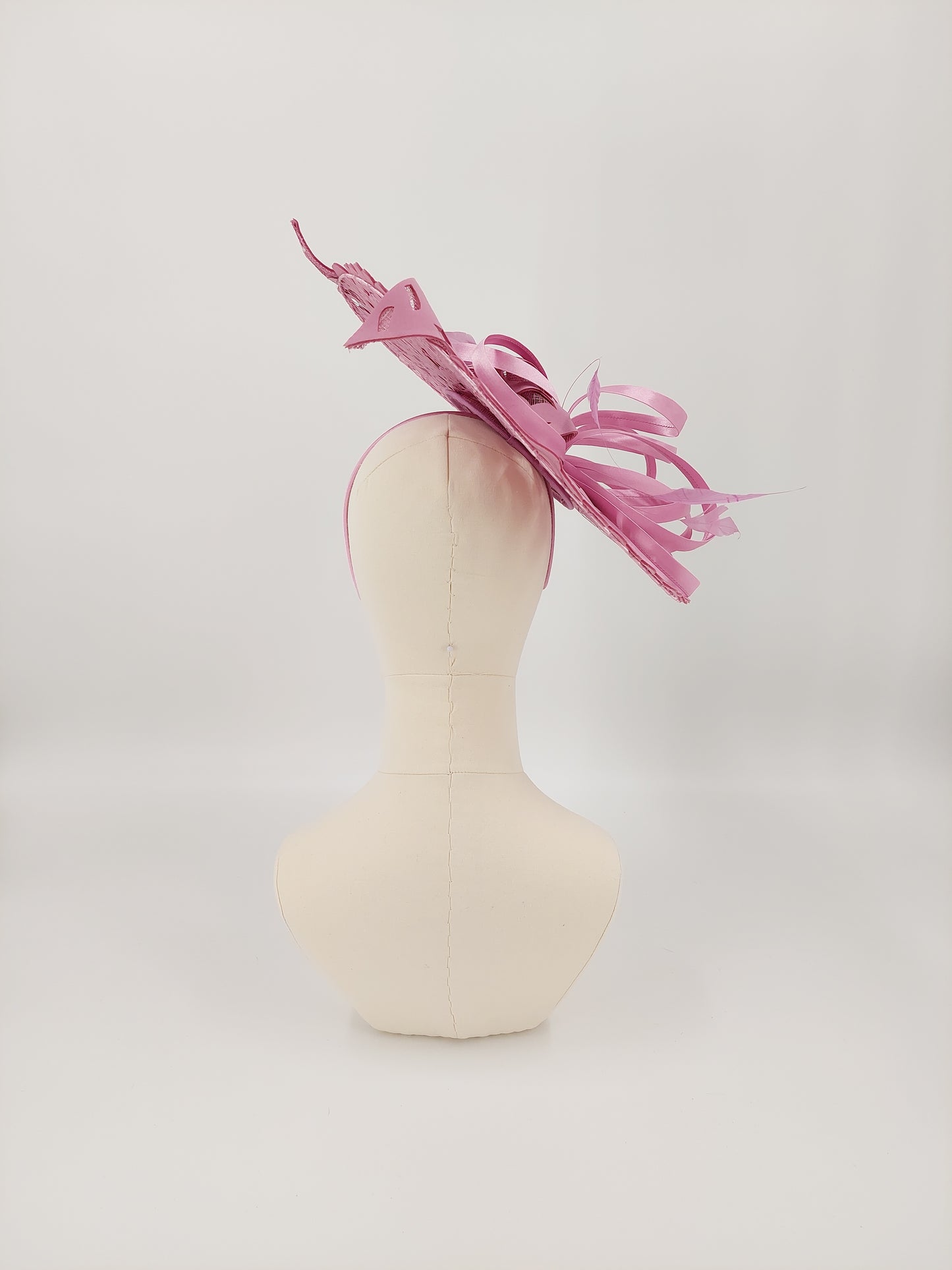 Hat Haven Millinery hat store in Louisville Kentucky, custom hat maker, miller, ladies dress hats, wedding hats, Kentucky Derby hats, fascinators, hatinators, men's hats, hat bands, Ascot hats, fashion on the field, race day hats.