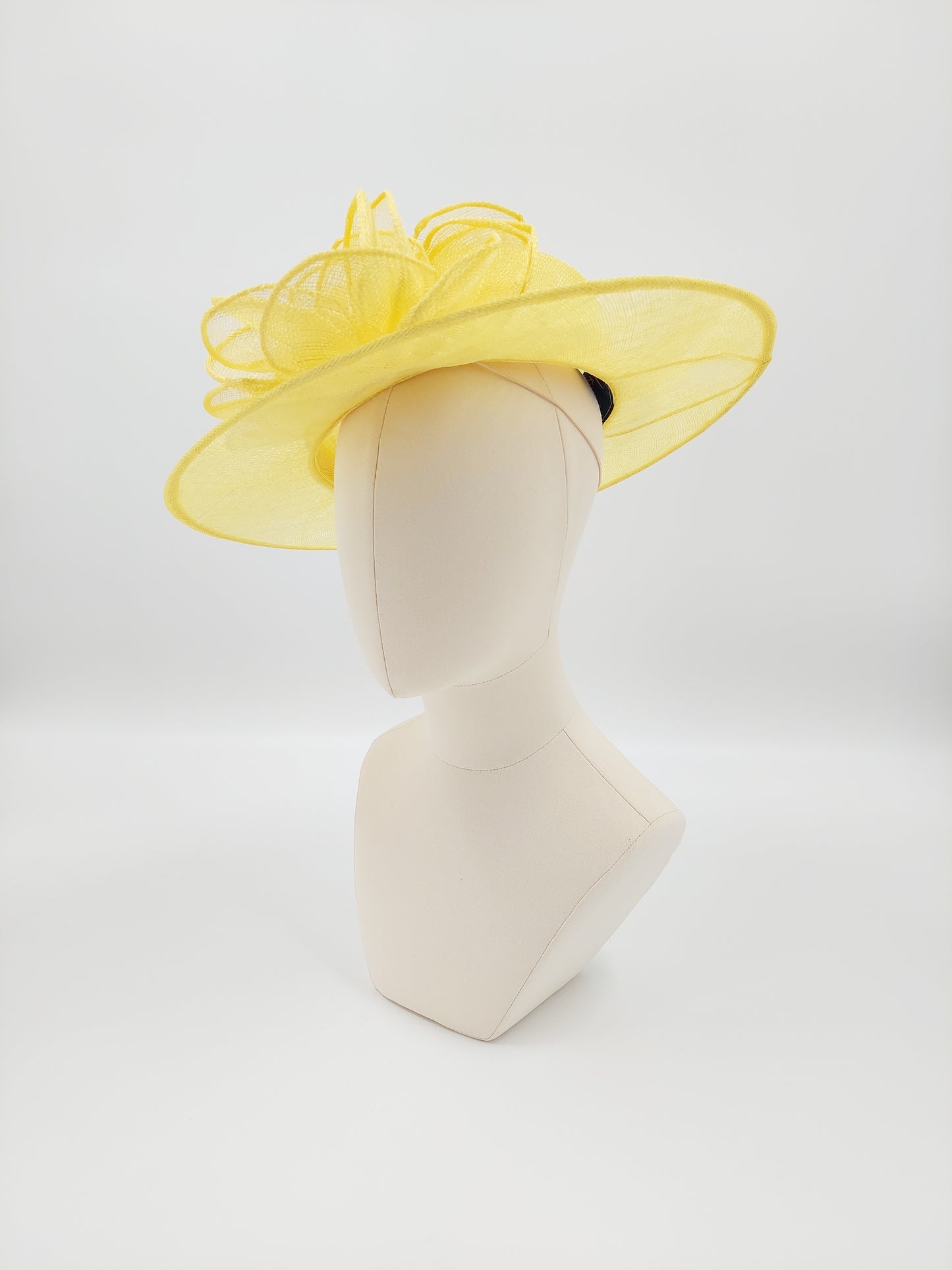 Hat Haven Millinery hat store in Louisville Kentucky, custom hat maker, miller, ladies dress hats, wedding hats, Kentucky Derby hats, fascinators, hatinators, men's hats, hat bands, Ascot hats, fashion on the field, race day hats.