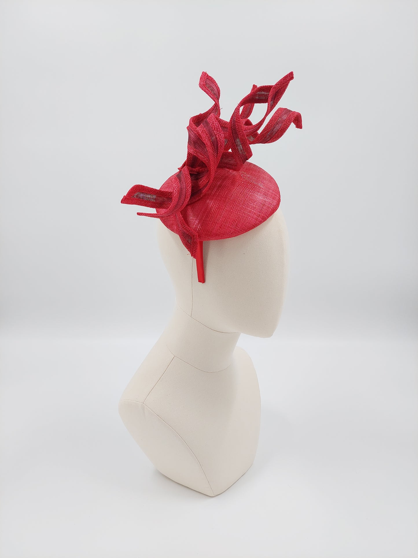 Hat Haven Millinery hat store in Louisville Kentucky, custom hat maker, miller, ladies dress hats, wedding hats, Kentucky Derby hats, fascinators, hatinators, men's hats, hat bands, Ascot hats, fashion on the field, race day hats.
