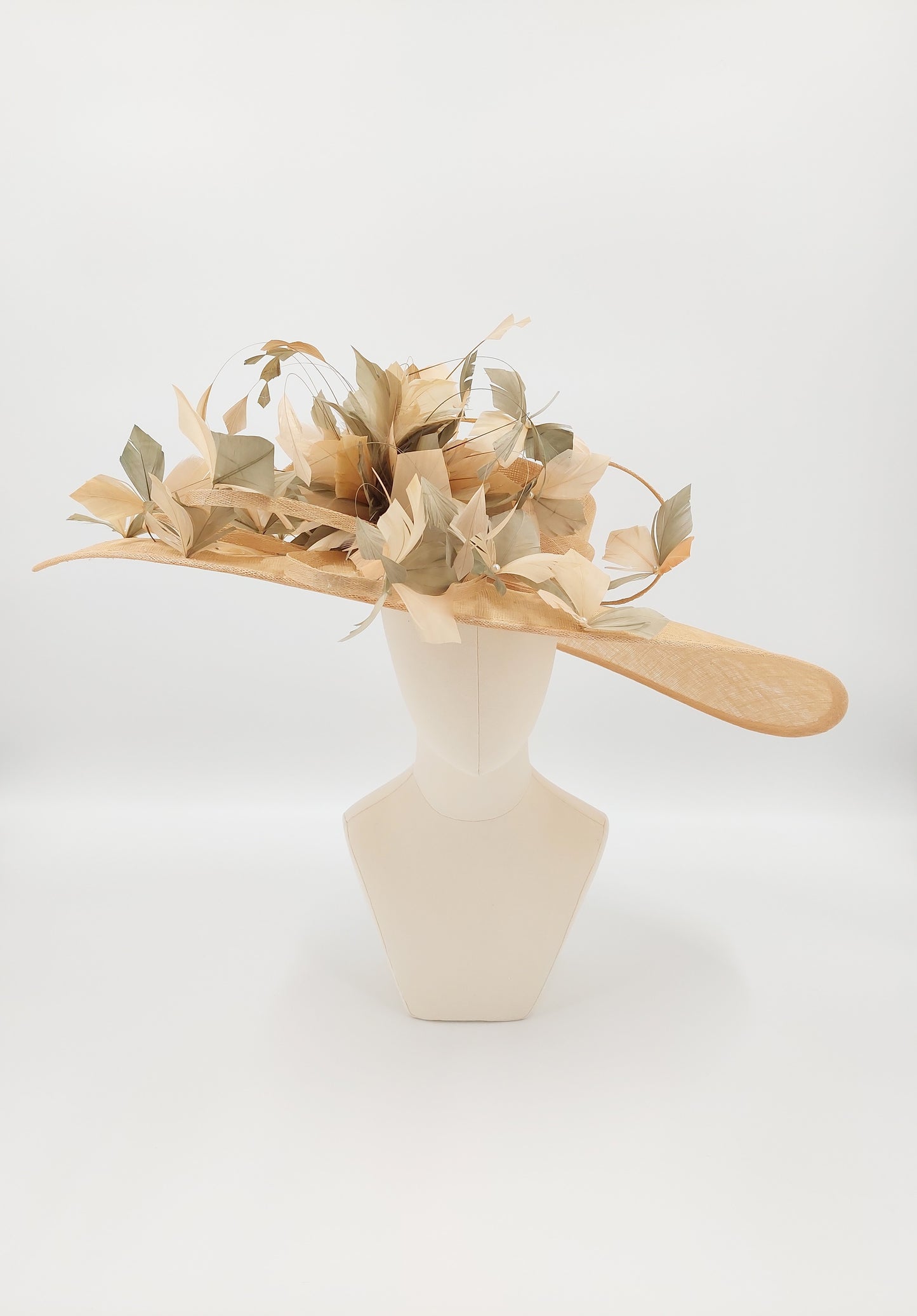 Hat Haven Millinery hat store in Louisville Kentucky, custom hat maker, miller, ladies dress hats, wedding hats, Kentucky Derby hats, fascinators, hatinators, men's hats, hat bands, Ascot hats, fashion on the field, race day hats.