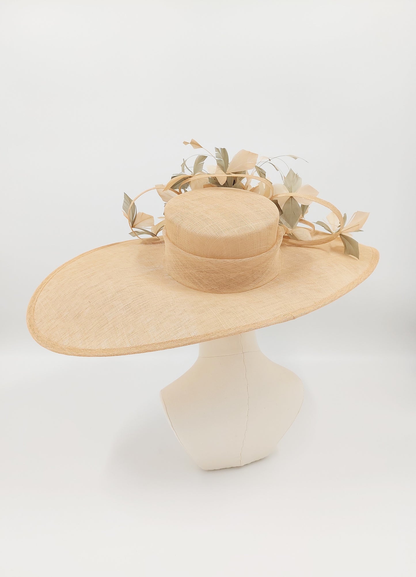 Hat Haven Millinery hat store in Louisville Kentucky, custom hat maker, miller, ladies dress hats, wedding hats, Kentucky Derby hats, fascinators, hatinators, men's hats, hat bands, Ascot hats, fashion on the field, race day hats.