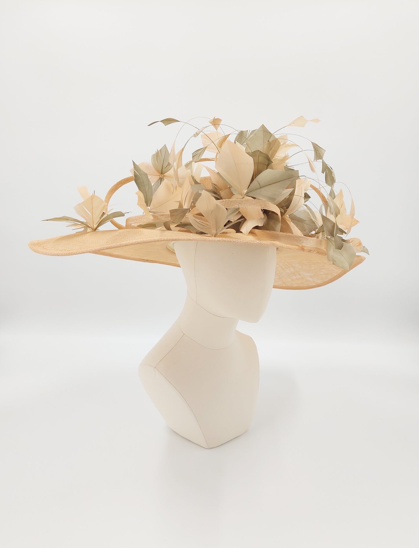 Hat Haven Millinery hat store in Louisville Kentucky, custom hat maker, miller, ladies dress hats, wedding hats, Kentucky Derby hats, fascinators, hatinators, men's hats, hat bands, Ascot hats, fashion on the field, race day hats.