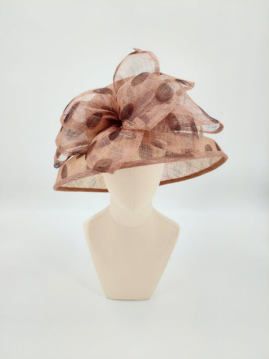 Hat Haven Millinery hat store in Louisville Kentucky, custom hat maker, miller, ladies dress hats, wedding hats, Kentucky Derby hats, fascinators, hatinators, men's hats, hat bands, Ascot hats, fashion on the field, race day hats.