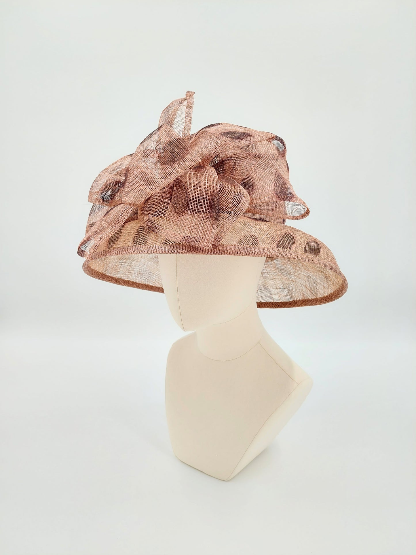 Hat Haven Millinery hat store in Louisville Kentucky, custom hat maker, miller, ladies dress hats, wedding hats, Kentucky Derby hats, fascinators, hatinators, men's hats, hat bands, Ascot hats, fashion on the field, race day hats.