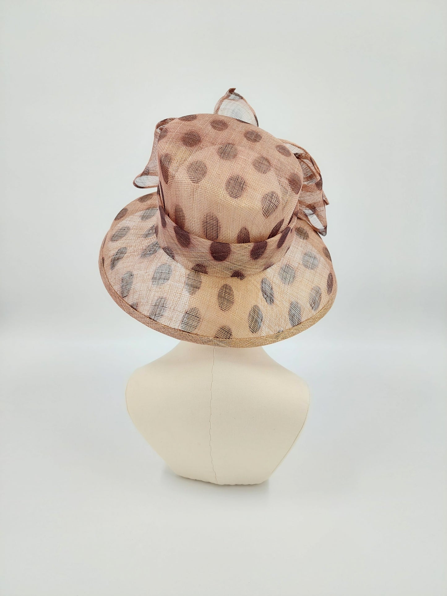 Hat Haven Millinery hat store in Louisville Kentucky, custom hat maker, miller, ladies dress hats, wedding hats, Kentucky Derby hats, fascinators, hatinators, men's hats, hat bands, Ascot hats, fashion on the field, race day hats.