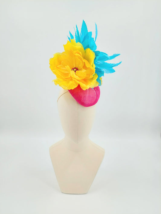 Hat Haven Millinery hat store in Louisville Kentucky, custom hat maker, miller, ladies dress hats, wedding hats, Kentucky Derby hats, fascinators, hatinators, men's hats, hat bands, Ascot hats, fashion on the field, race day hats.