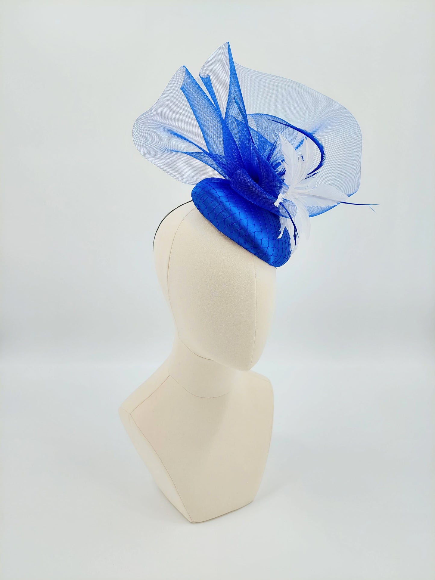 Hat Haven Millinery hat store in Louisville Kentucky, custom hat maker, miller, ladies dress hats, wedding hats, Kentucky Derby hats, fascinators, hatinators, men's hats, hat bands, Ascot hats, fashion on the field, race day hats.