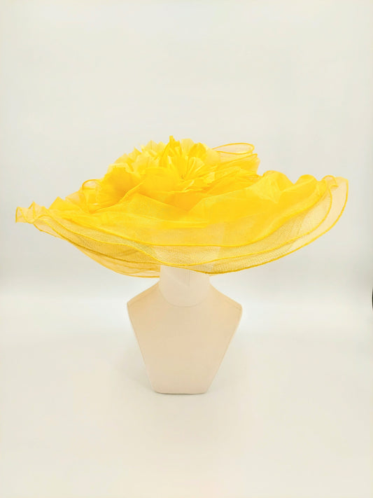 Hat Haven Millinery hat store in Louisville Kentucky, custom hat maker, miller, ladies dress hats, wedding hats, Kentucky Derby hats, fascinators, hatinators, men's hats, hat bands, Ascot hats, fashion on the field, race day hats.