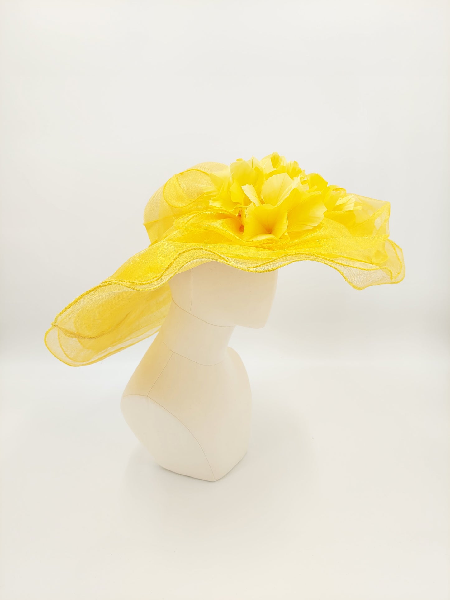 Hat Haven Millinery hat store in Louisville Kentucky, custom hat maker, miller, ladies dress hats, wedding hats, Kentucky Derby hats, fascinators, hatinators, men's hats, hat bands, Ascot hats, fashion on the field, race day hats.