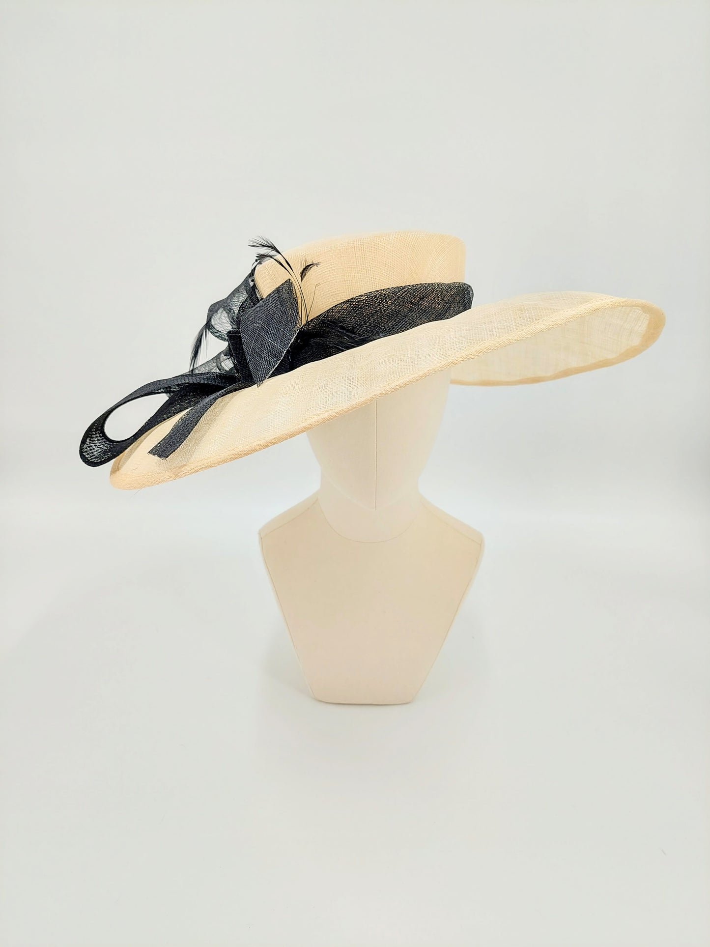 Hat Haven Millinery hat store in Louisville Kentucky, custom hat maker, miller, ladies dress hats, wedding hats, Kentucky Derby hats, fascinators, hatinators, men's hats, hat bands, Ascot hats, fashion on the field, race day hats.