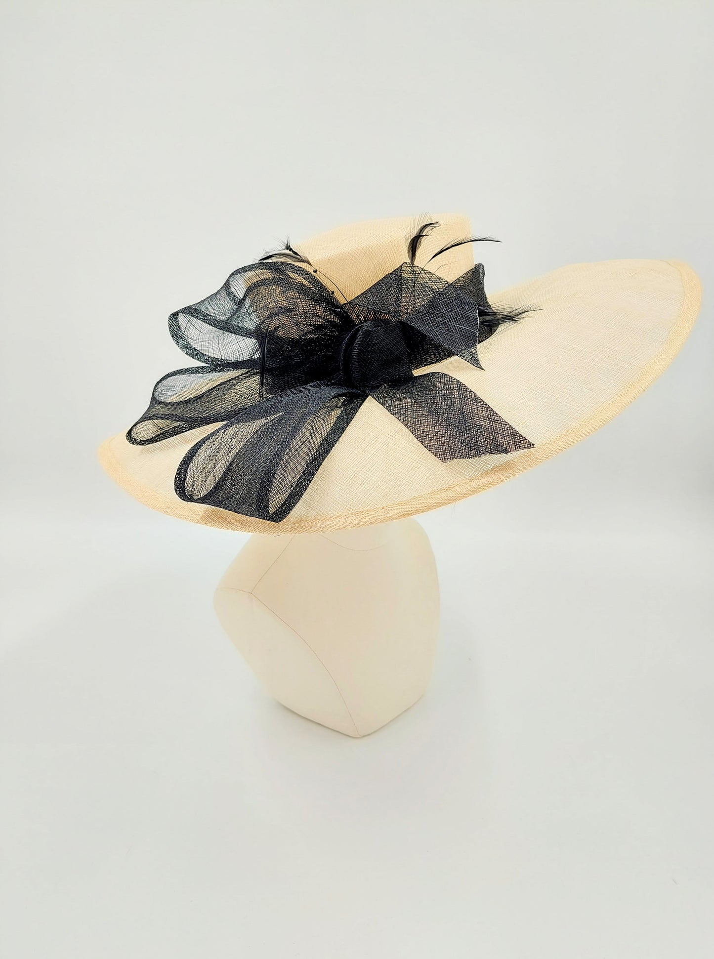 Hat Haven Millinery hat store in Louisville Kentucky, custom hat maker, miller, ladies dress hats, wedding hats, Kentucky Derby hats, fascinators, hatinators, men's hats, hat bands, Ascot hats, fashion on the field, race day hats.