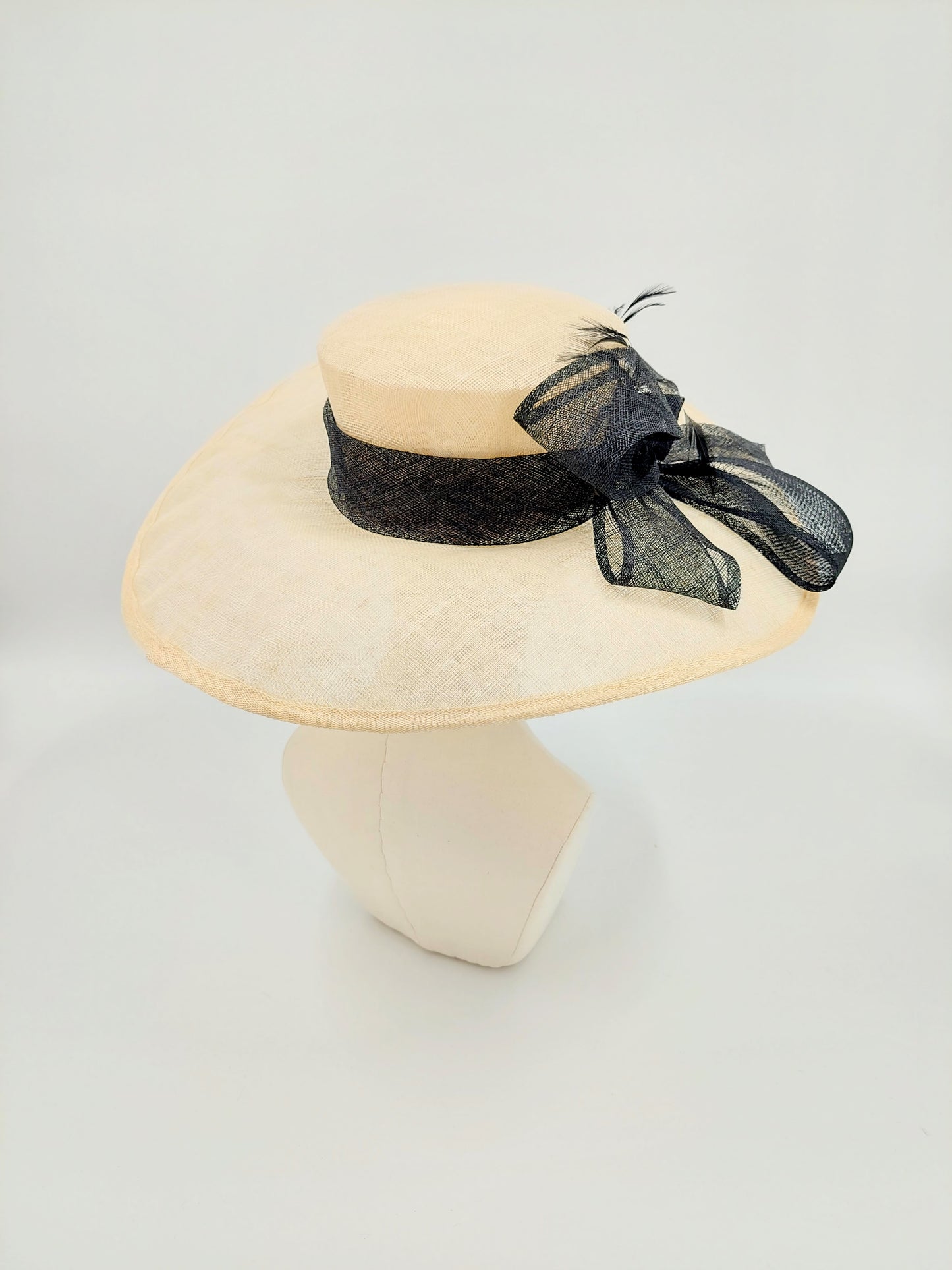 Hat Haven Millinery hat store in Louisville Kentucky, custom hat maker, miller, ladies dress hats, wedding hats, Kentucky Derby hats, fascinators, hatinators, men's hats, hat bands, Ascot hats, fashion on the field, race day hats.