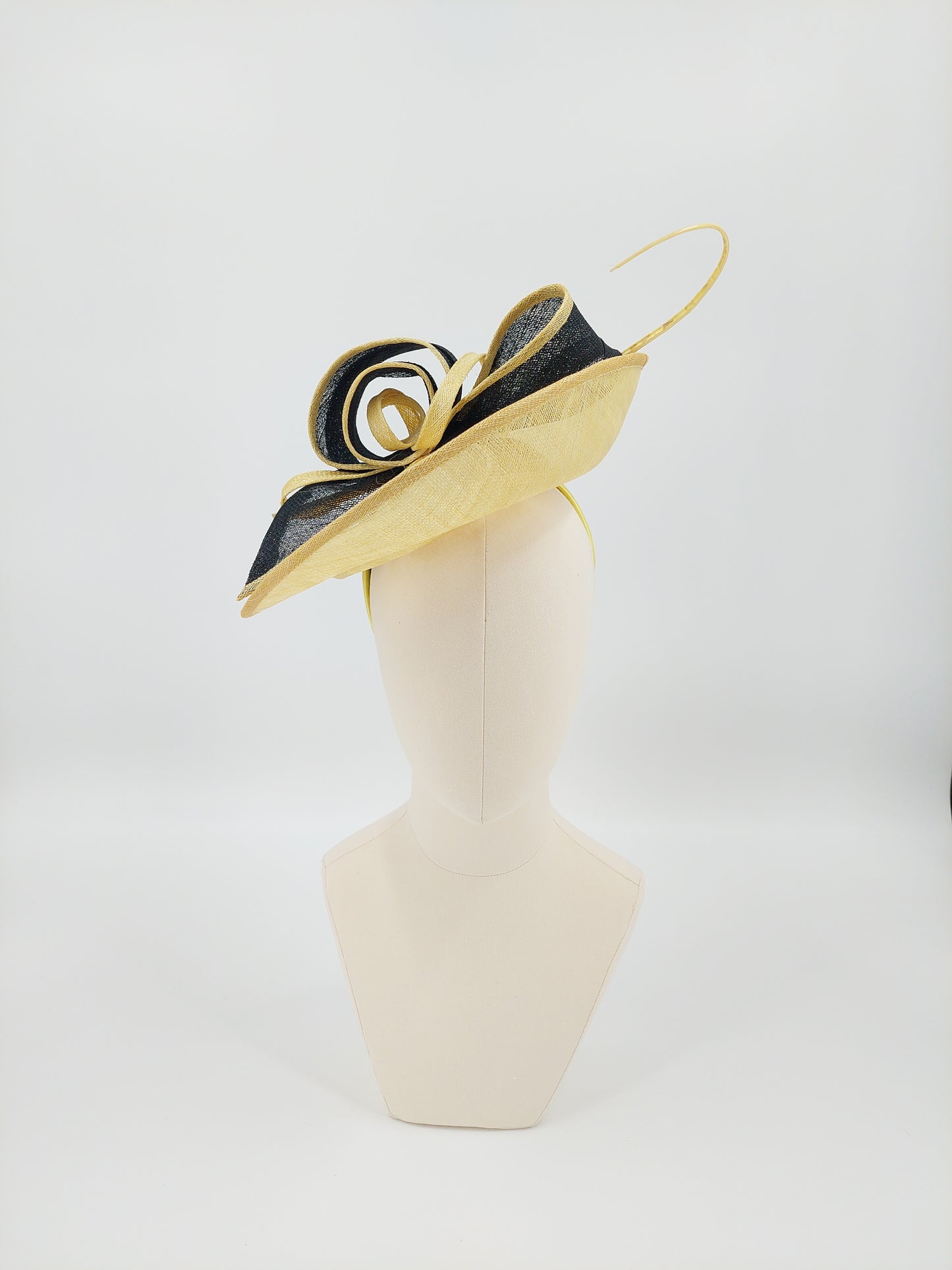 Hat Haven Millinery hat store in Louisville Kentucky, custom hat maker, miller, ladies dress hats, wedding hats, Kentucky Derby hats, fascinators, hatinators, men's hats, hat bands, Ascot hats, fashion on the field, race day hats.