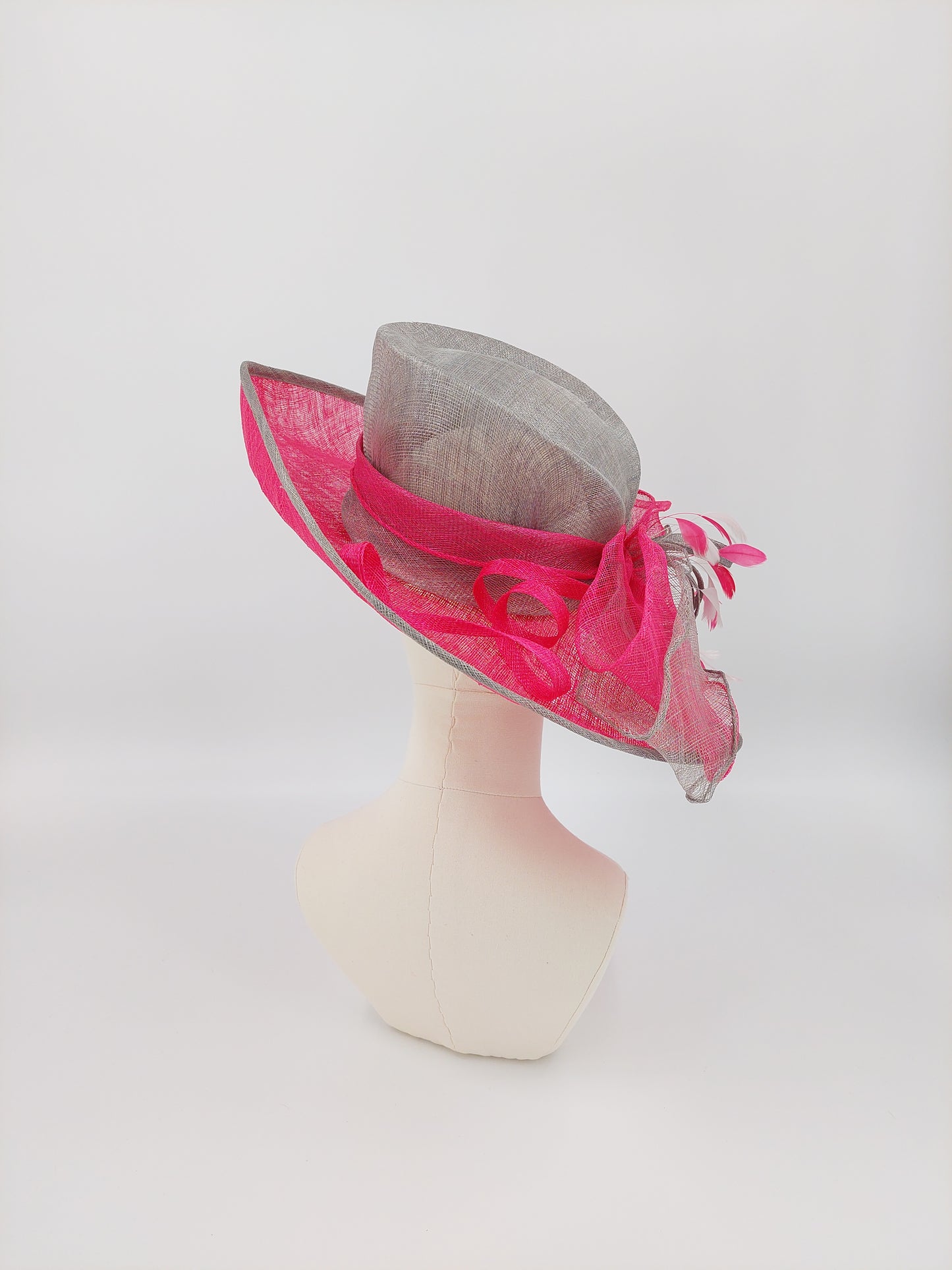 Hat Haven Millinery - handmade hats in Louisville, Kentucky. Custom hats, Derby hats, fascinators, dress hats, Ascot hats, men's hats, hat bands, hat maker, milliner, hatter, church hat, race day hats, hat store in Louisville.