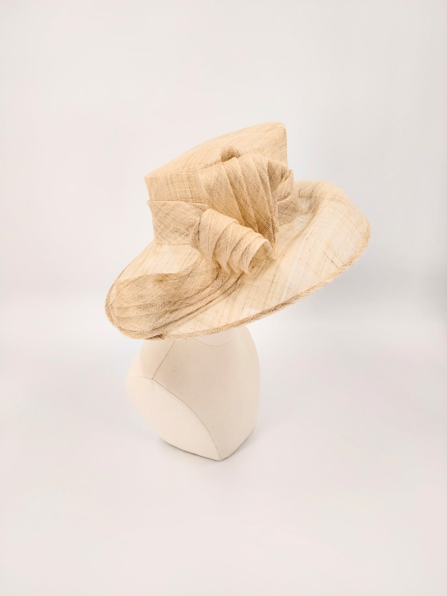 Hat Haven Millinery - handmade hats in Louisville, Kentucky. Custom hats, Derby hats, fascinators, dress hats, Ascot hats, men's hats, hat bands, hat maker, milliner, hatter, church hat, race day hats, hat store in Louisville.