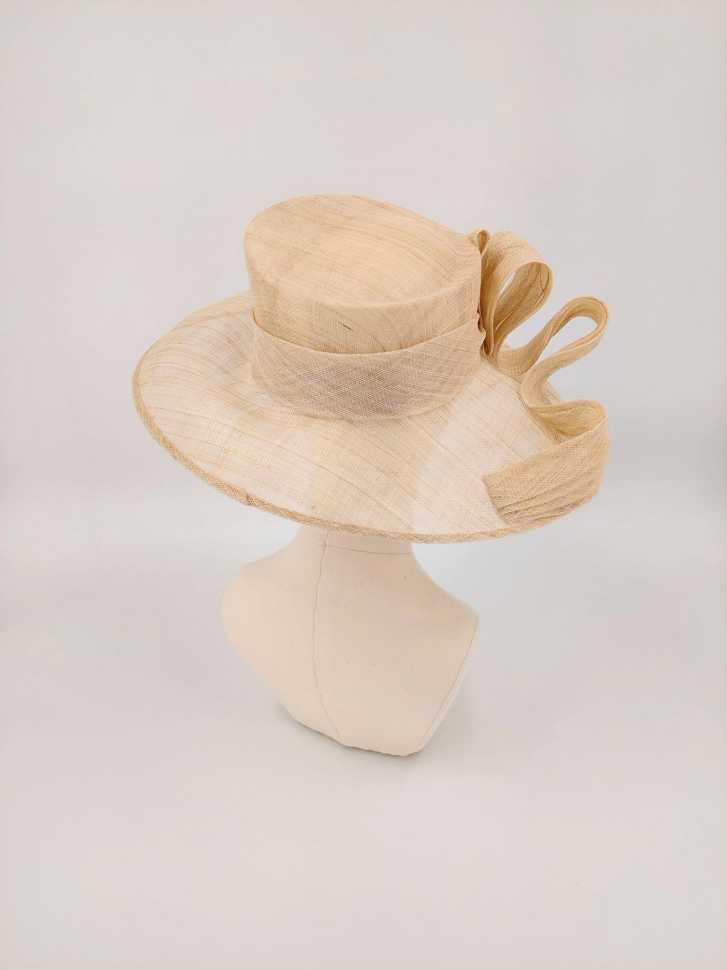 Hat Haven Millinery - handmade hats in Louisville, Kentucky. Custom hats, Derby hats, fascinators, dress hats, Ascot hats, men's hats, hat bands, hat maker, milliner, hatter, church hat, race day hats, hat store in Louisville.