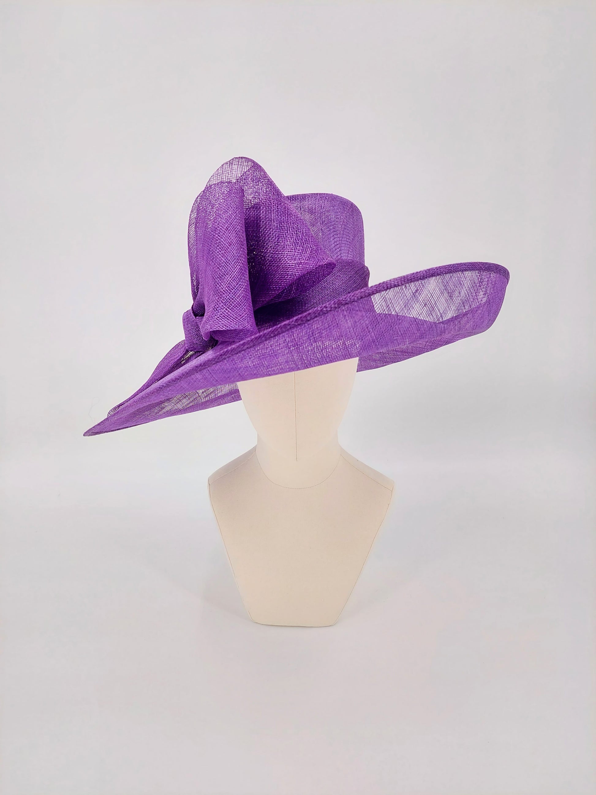 Hat Haven Millinery - handmade hats in Louisville, Kentucky. Custom hats, Derby hats, fascinators, dress hats, Ascot hats, men's hats, hat bands, hat maker, milliner, hatter, church hat, race day hats, hat store in Louisville.