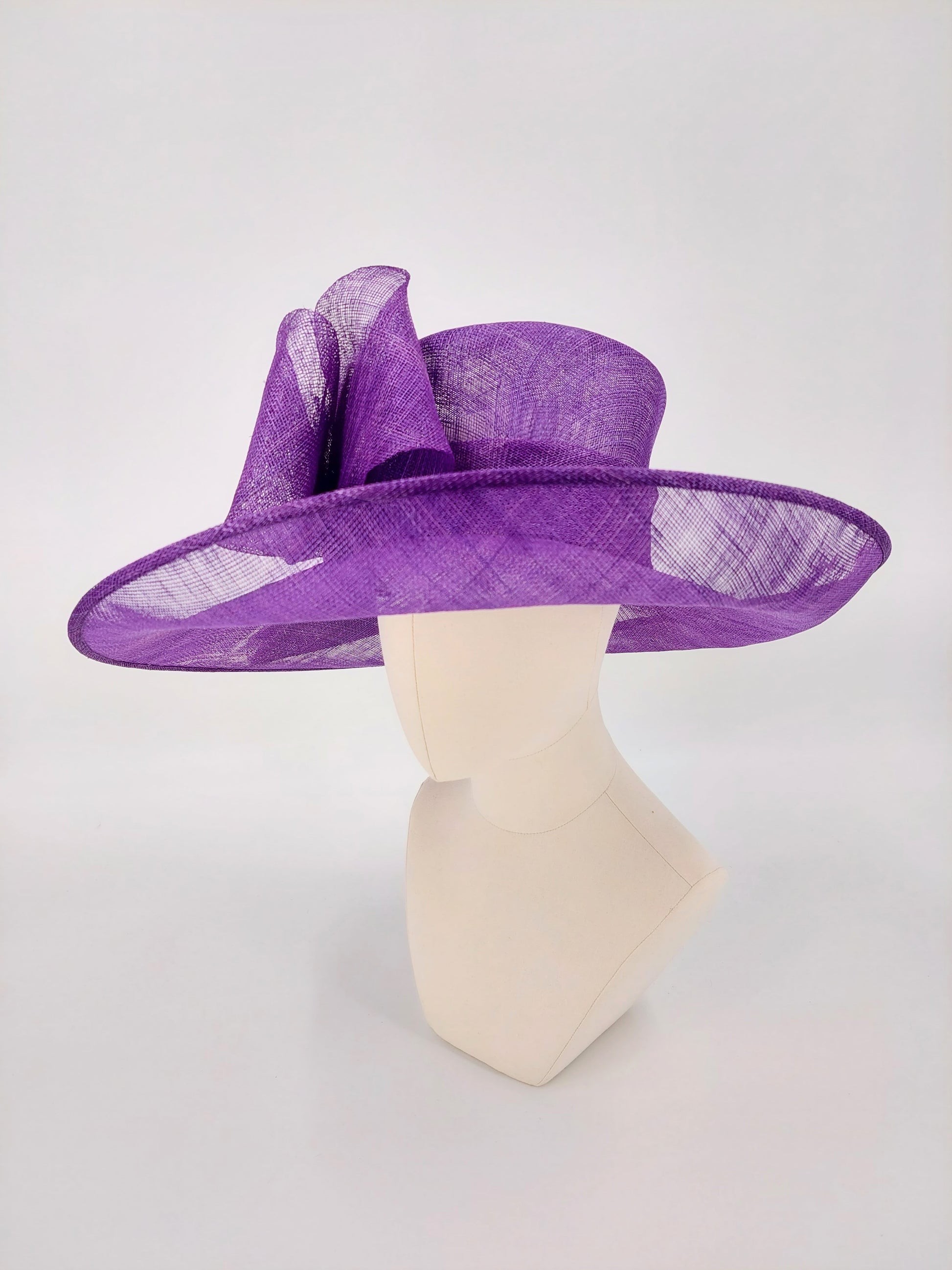 Hat Haven Millinery - handmade hats in Louisville, Kentucky. Custom hats, Derby hats, fascinators, dress hats, Ascot hats, men's hats, hat bands, hat maker, milliner, hatter, church hat, race day hats, hat store in Louisville.
