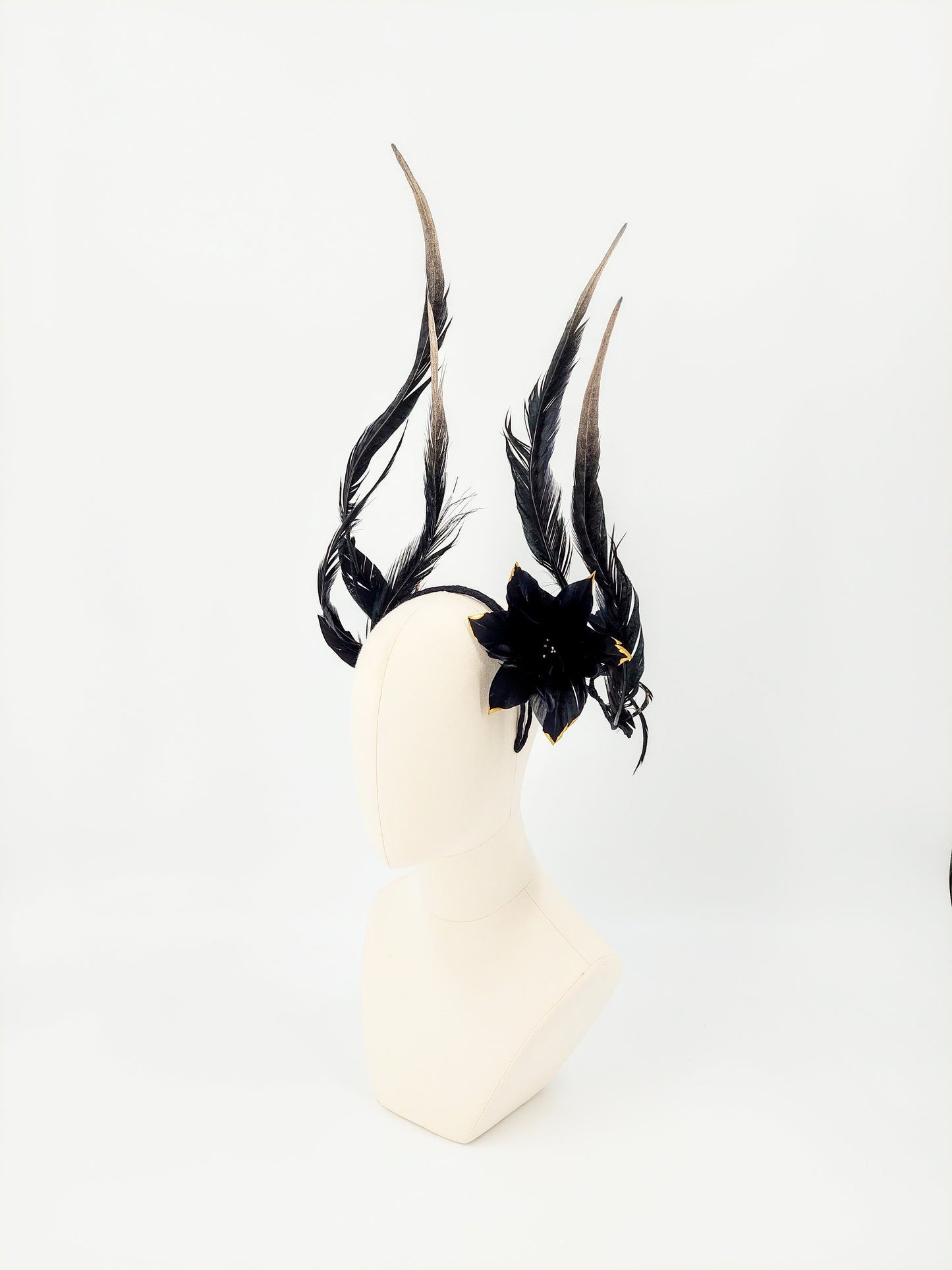 Hat Haven Millinery - custom hats and fascinators in Louisville, Kentucky. Kentucky Derby hats, ladies fascinators, men's hats, hat maker, hatter, milliner, handmade hats, church hats, Ascot hats, racing fashion, fashions on the field.