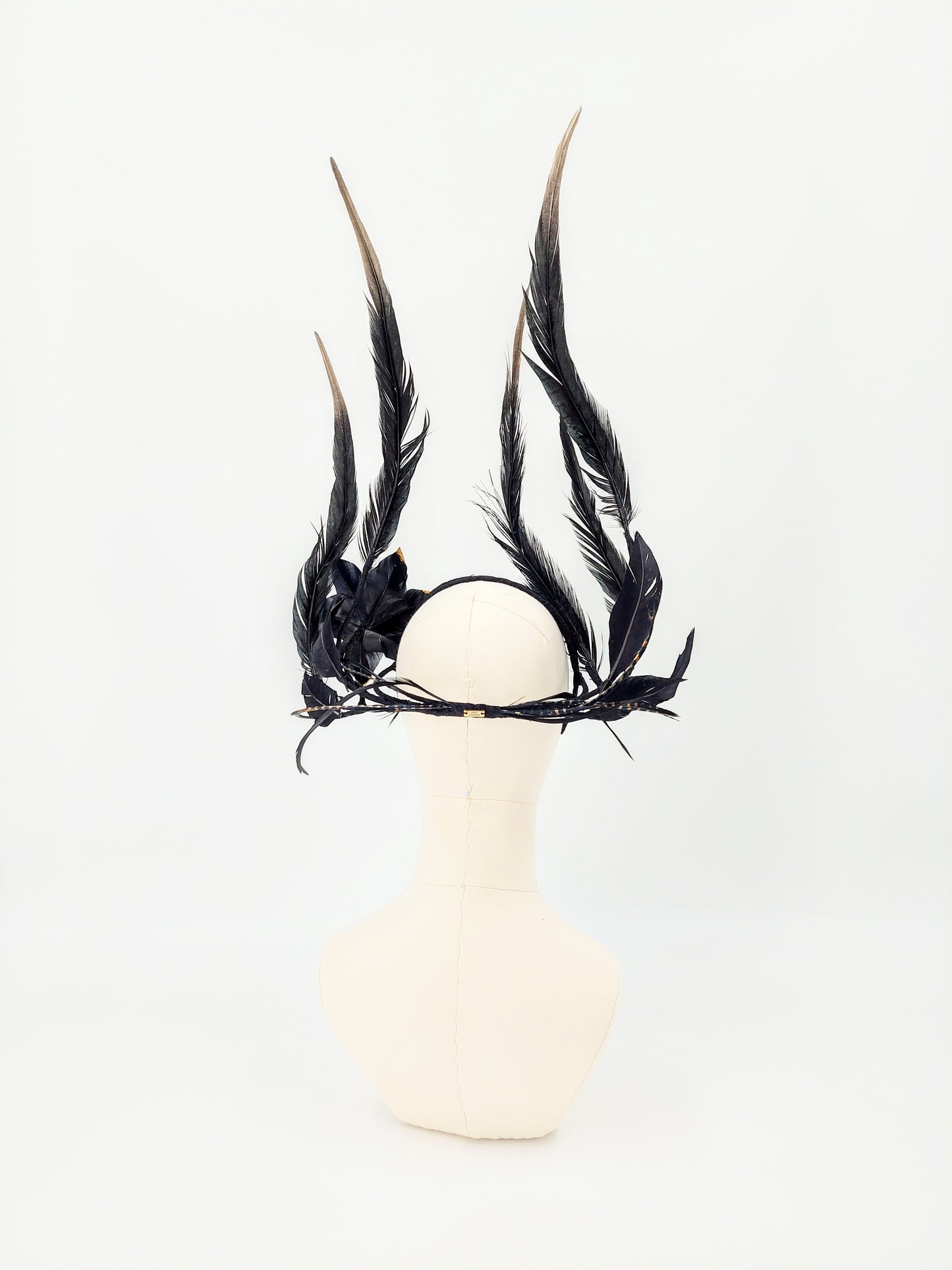 Hat Haven Millinery - custom hats and fascinators in Louisville, Kentucky. Kentucky Derby hats, ladies fascinators, men's hats, hat maker, hatter, milliner, handmade hats, church hats, Ascot hats, racing fashion, fashions on the field.