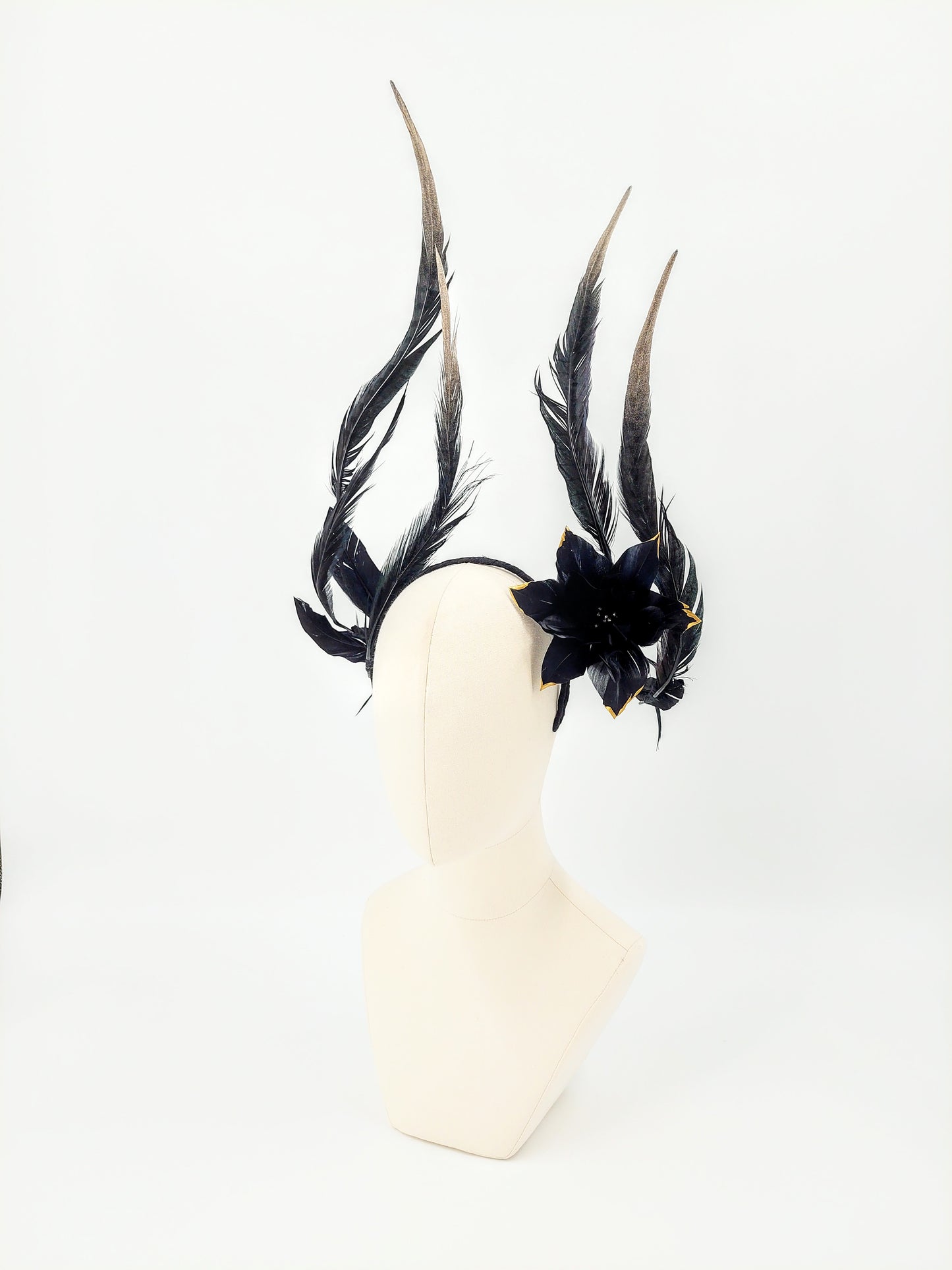 Hat Haven Millinery - custom hats and fascinators in Louisville, Kentucky. Kentucky Derby hats, ladies fascinators, men's hats, hat maker, hatter, milliner, handmade hats, church hats, Ascot hats, racing fashion, fashions on the field.