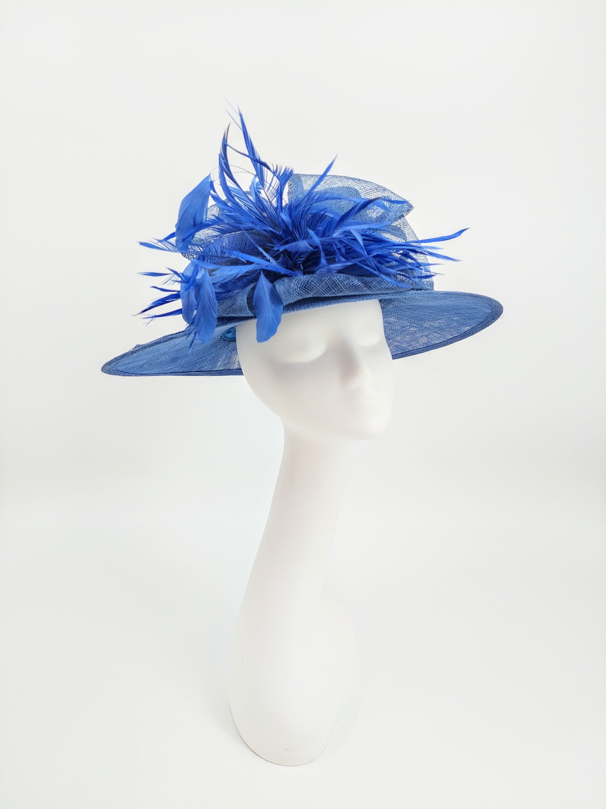 Hat Haven Millinery - Kentucky Derby Hats and Fascinators. Our headpieces are featured in the Official Kentucky Derby Style Guide. Visit our pop up shop at the Hyatt Regency Louisville during Derby week. Milliner, hat store in downtown Louisville. Handmade hats and fascinators.