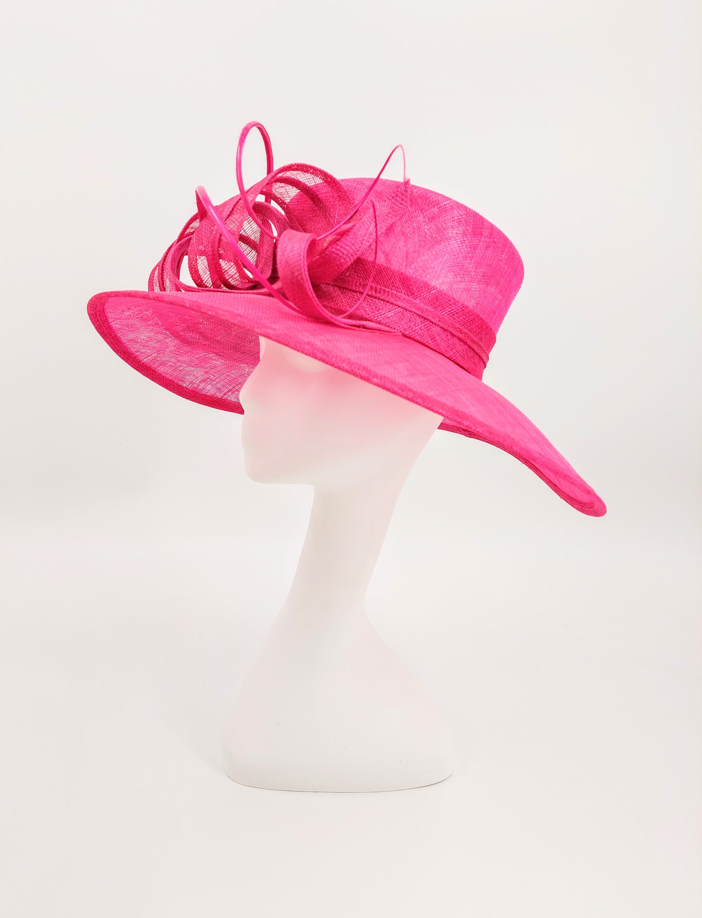 Hat Haven Millinery - Kentucky Derby Hats and Fascinators. Our headpieces are featured in the Official Kentucky Derby Style Guide. Visit our pop up shop at the Hyatt Regency Louisville during Derby week. Milliner, hat store in downtown Louisville. Handmade hats and fascinators.
