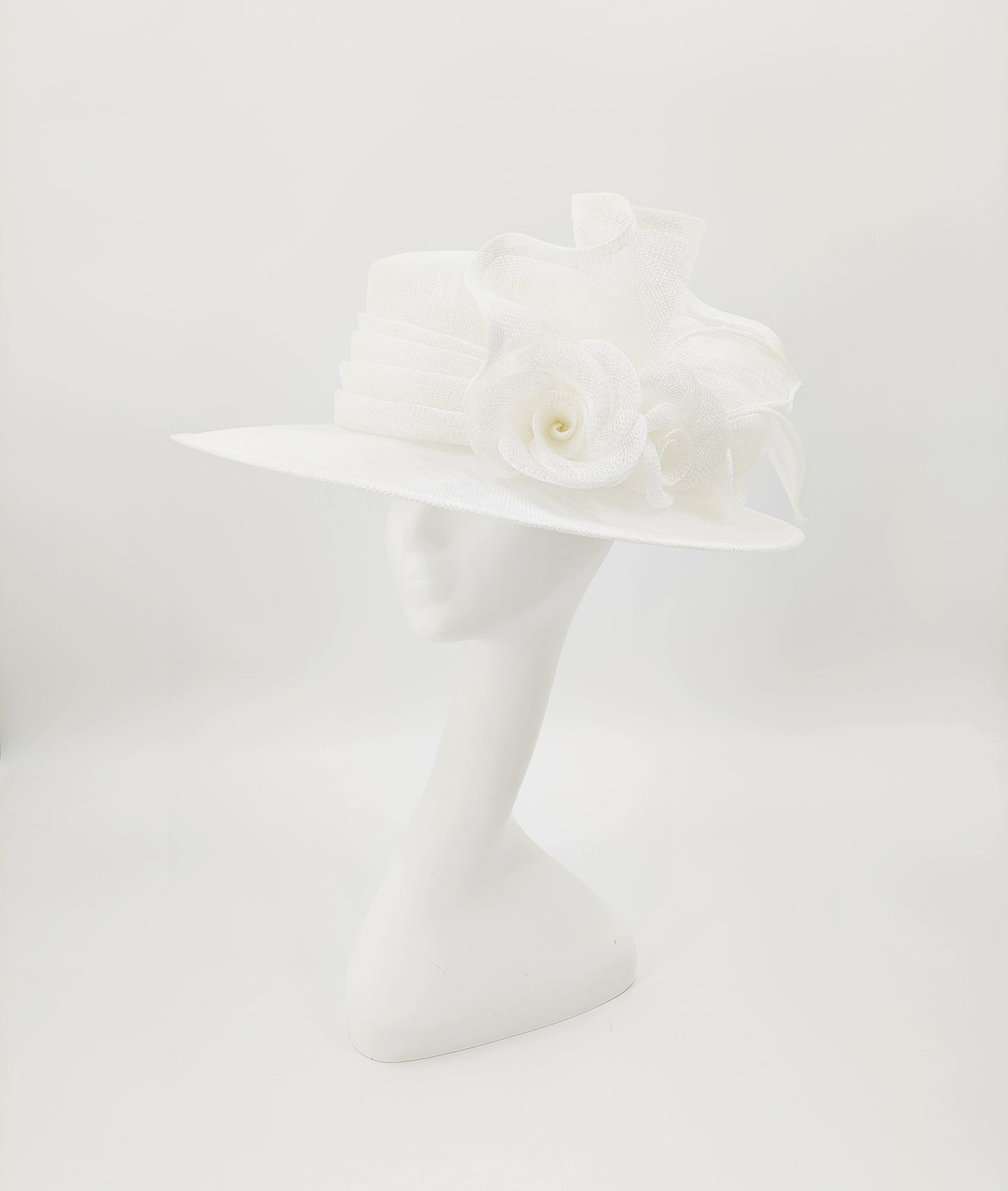 Hat Haven Millinery - An Official Milliner of the Kentucky Derby Museum. Hand made Kentucky Derby Hats & Fascinators. Visit of pop up shop at the Hyatt Regency during Derby week.