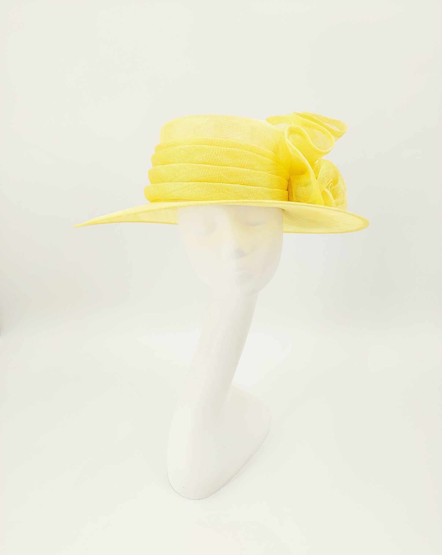 Hat Haven Millinery - An Official Milliner of the Kentucky Derby Museum. Hand made Kentucky Derby Hats & Fascinators. Visit of  pop up shop at the Hyatt Regency during Derby week.